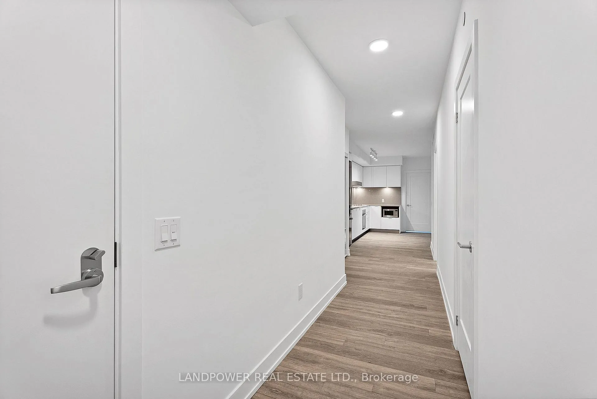 Photo 12 of Unit 809, 9 Clegg Road, Markham, Unionville — HOMEH