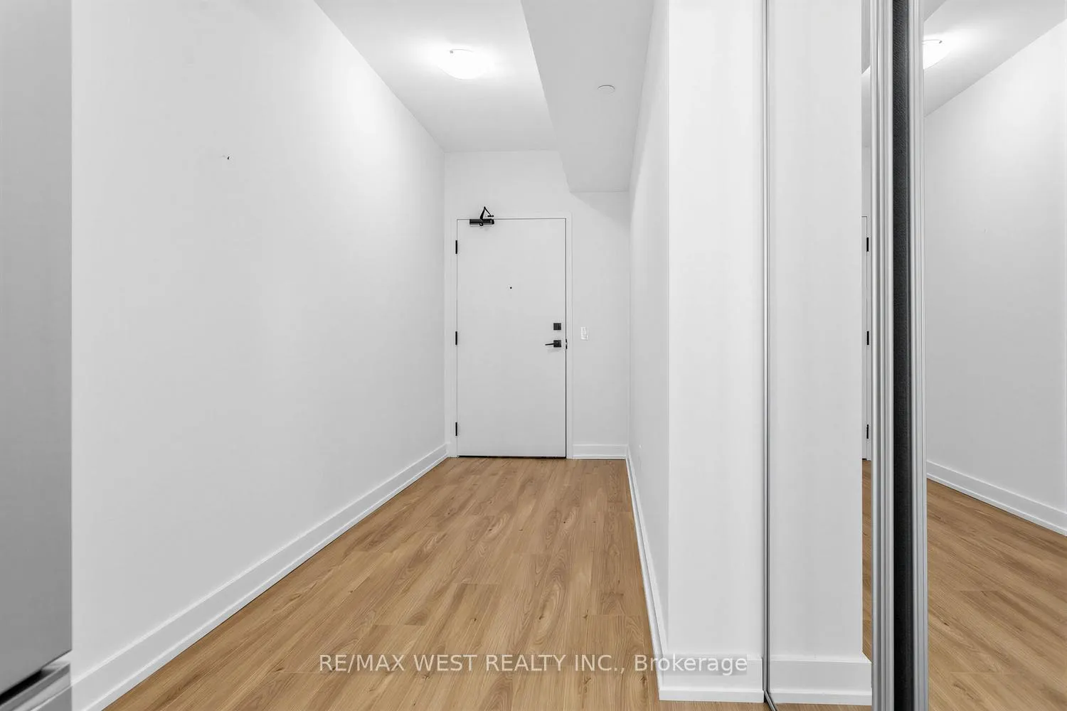 Photo 2 of Unit 2222, 498 Caldari Road, Vaughan, Concord — HOMEH