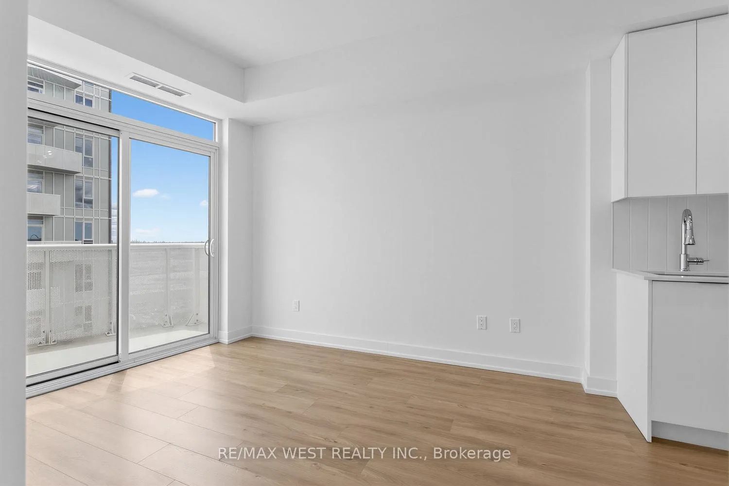 Photo 9 of Unit 2222, 498 Caldari Road, Vaughan, Concord — HOMEH