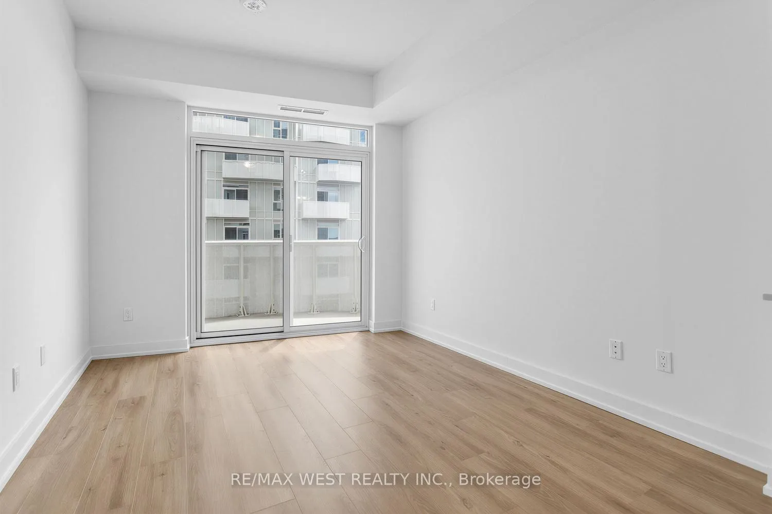 Photo 10 of Unit 2222, 498 Caldari Road, Vaughan, Concord — HOMEH