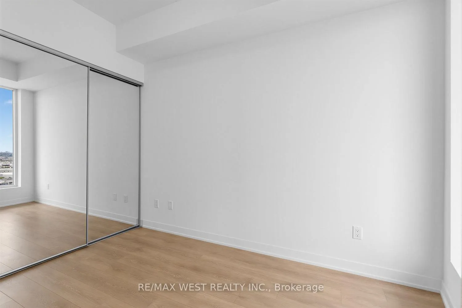 Photo 13 of Unit 2222, 498 Caldari Road, Vaughan, Concord — HOMEH