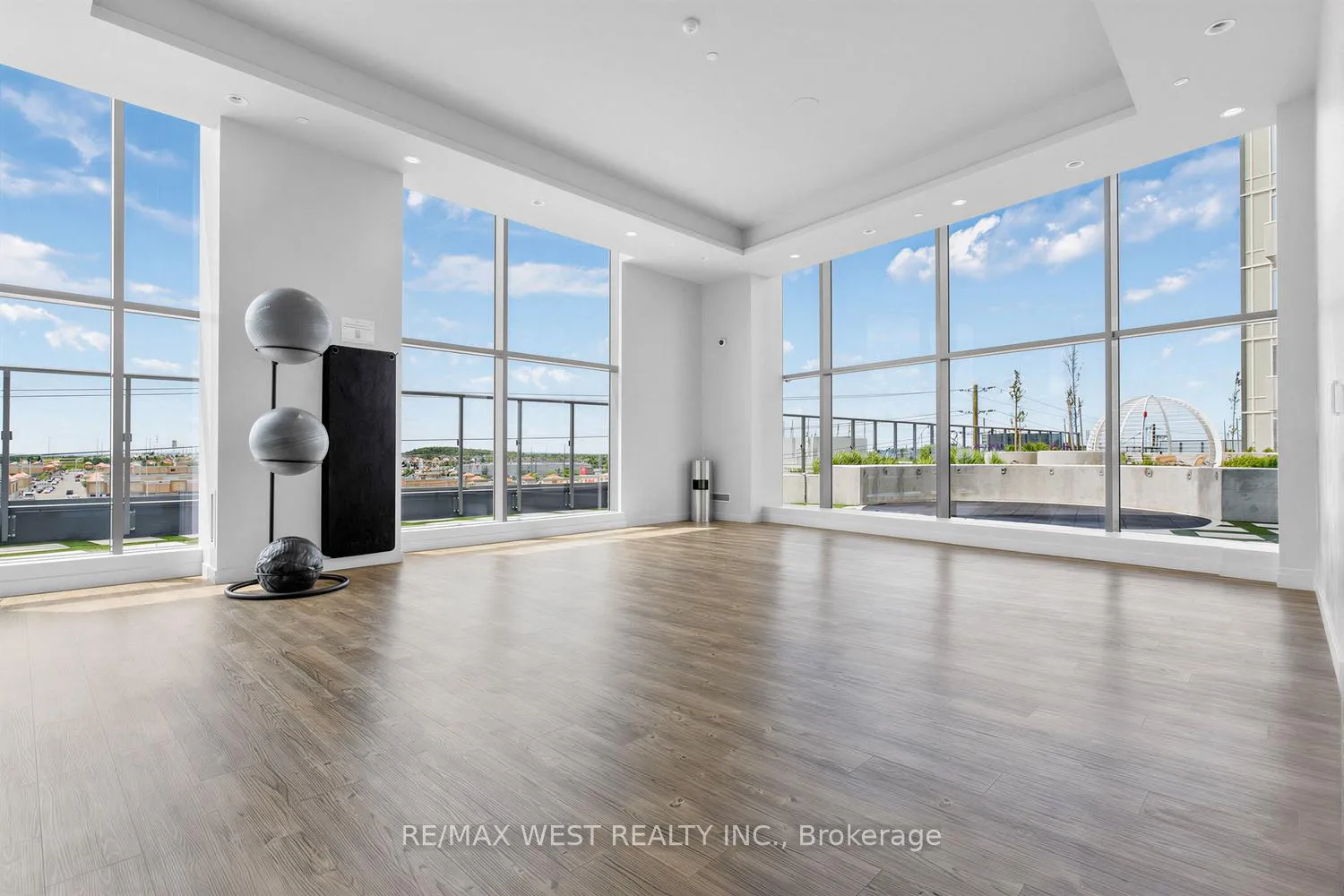Photo 29 of Unit 2222, 498 Caldari Road, Vaughan, Concord — HOMEH