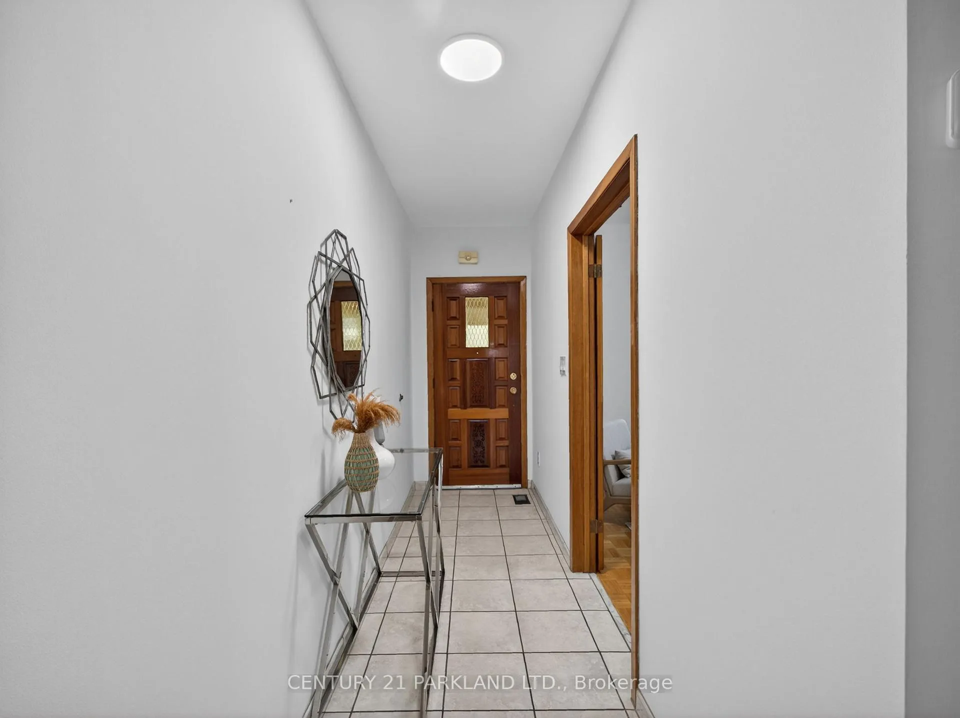 Photo 3 of 26 Earlscourt Avenue, Toronto, Corso Italia-Davenport — HOMEH