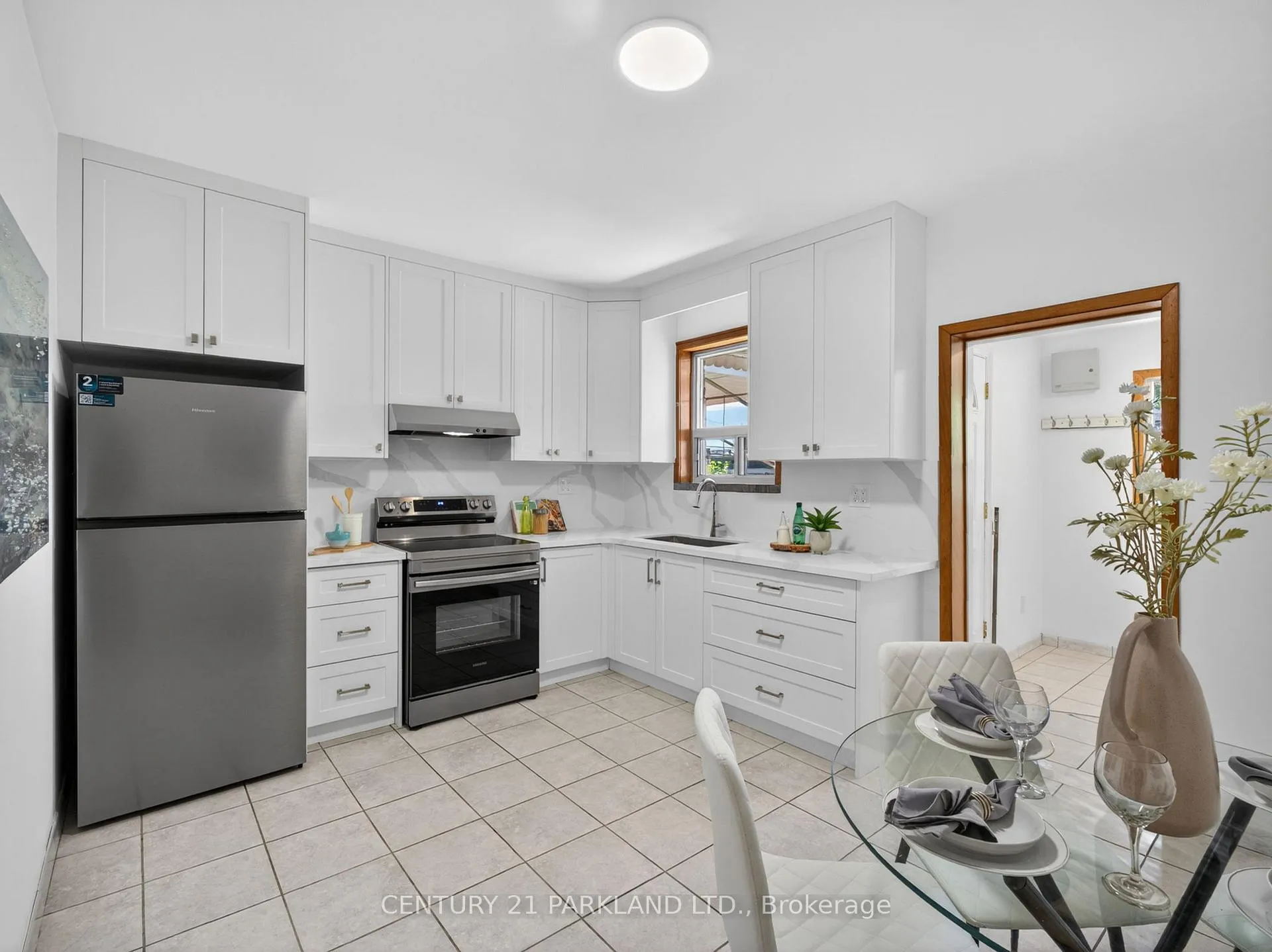 Photo 8 of 26 Earlscourt Avenue, Toronto, Corso Italia-Davenport — HOMEH