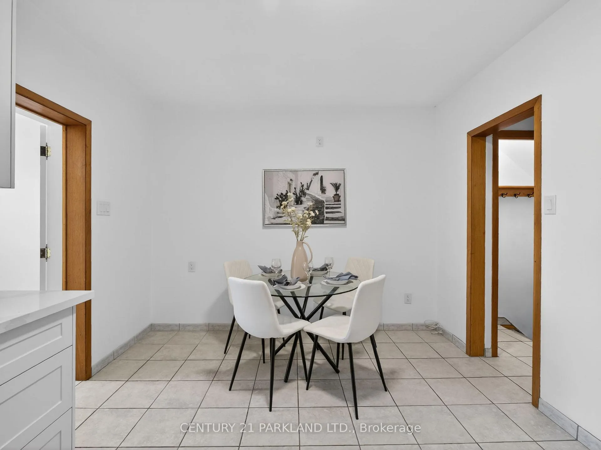 Photo 10 of 26 Earlscourt Avenue, Toronto, Corso Italia-Davenport — HOMEH