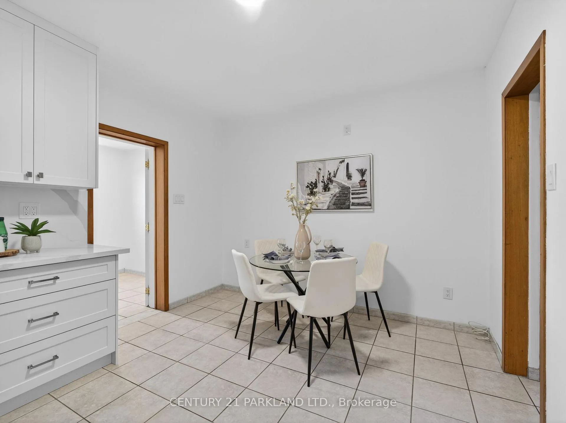 Photo 11 of 26 Earlscourt Avenue, Toronto, Corso Italia-Davenport — HOMEH