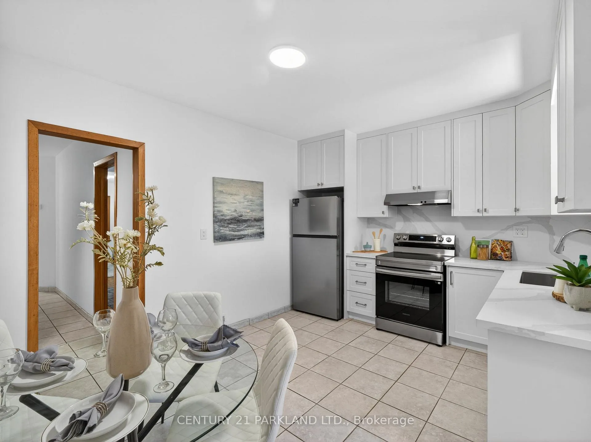 Photo 12 of 26 Earlscourt Avenue, Toronto, Corso Italia-Davenport — HOMEH