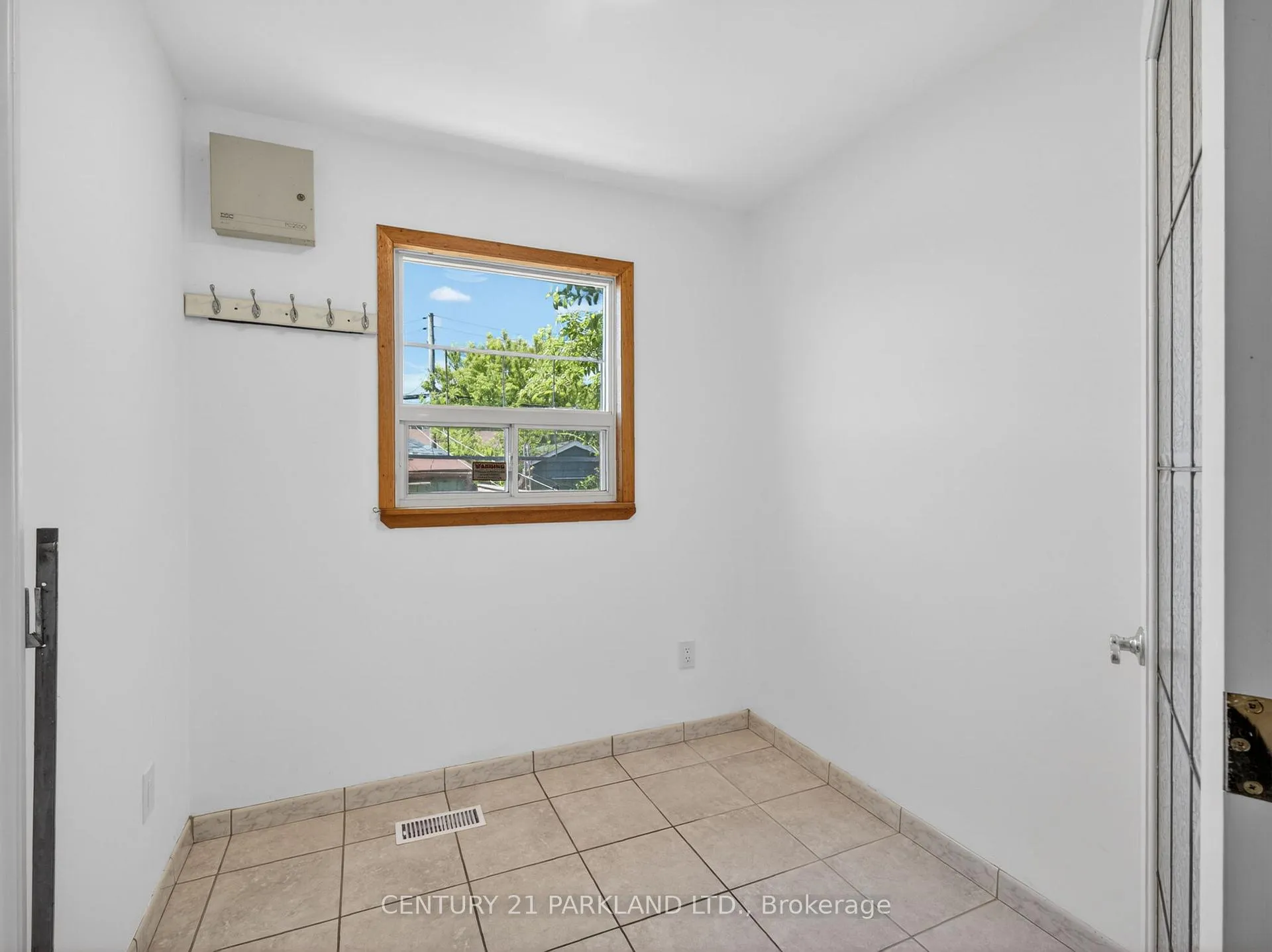 Photo 13 of 26 Earlscourt Avenue, Toronto, Corso Italia-Davenport — HOMEH