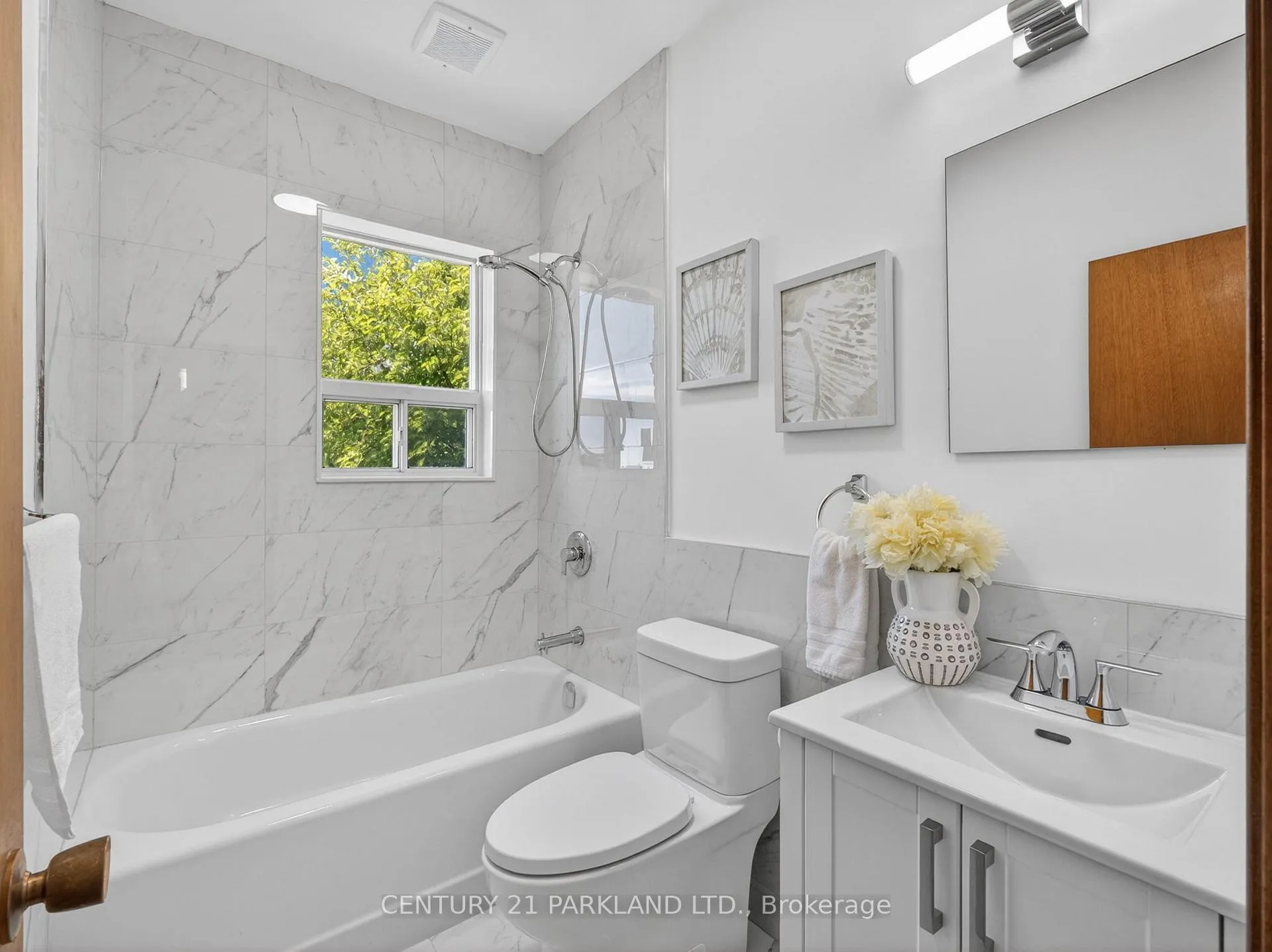 Photo 23 of 26 Earlscourt Avenue, Toronto, Corso Italia-Davenport — HOMEH