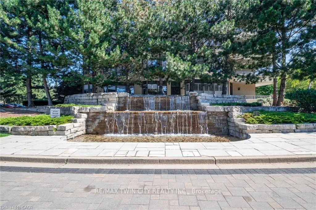 Photo 4 of Unit 602, 6 Willow Street, Waterloo, Uptown Waterloo — HOMEH