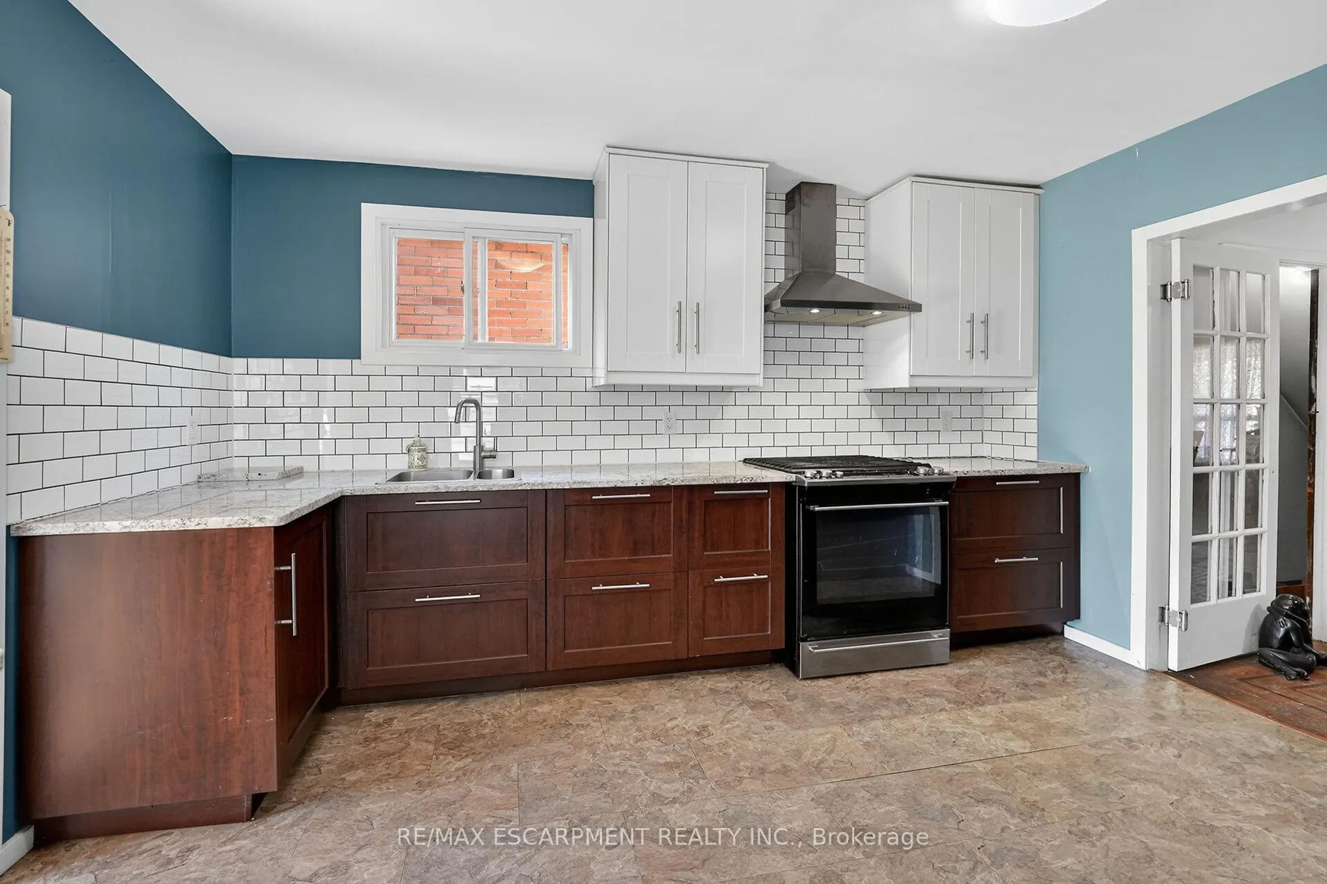 Photo 8 of 86 Belview Avenue, Hamilton, Crown Point — HOMEH