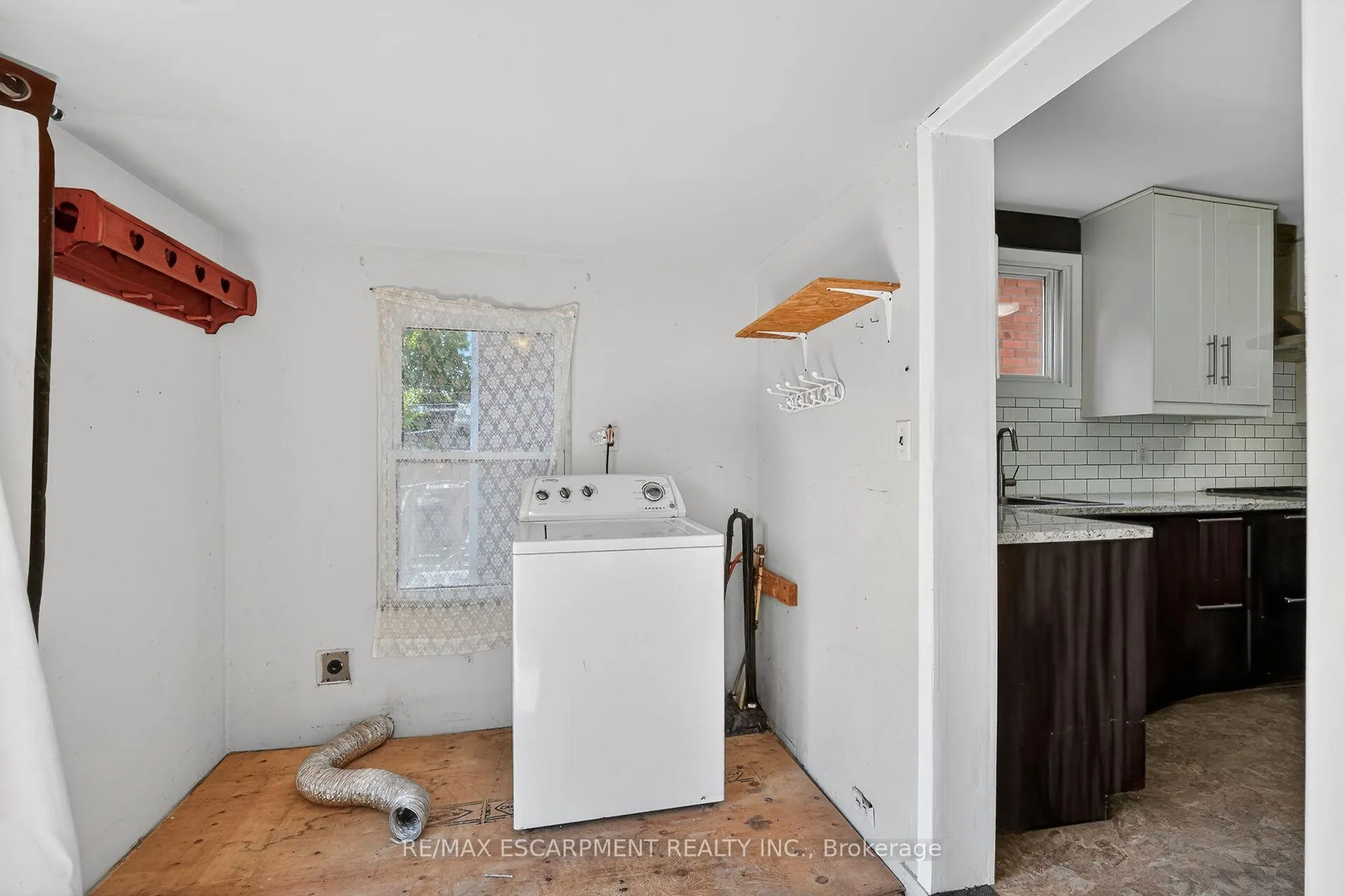 Photo 13 of 86 Belview Avenue, Hamilton, Crown Point — HOMEH