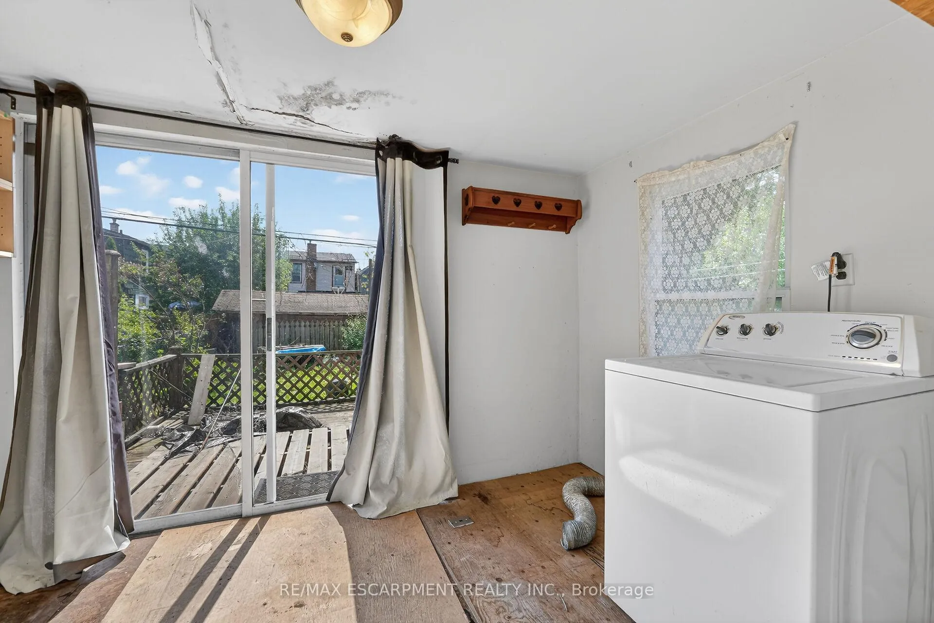 Photo 14 of 86 Belview Avenue, Hamilton, Crown Point — HOMEH