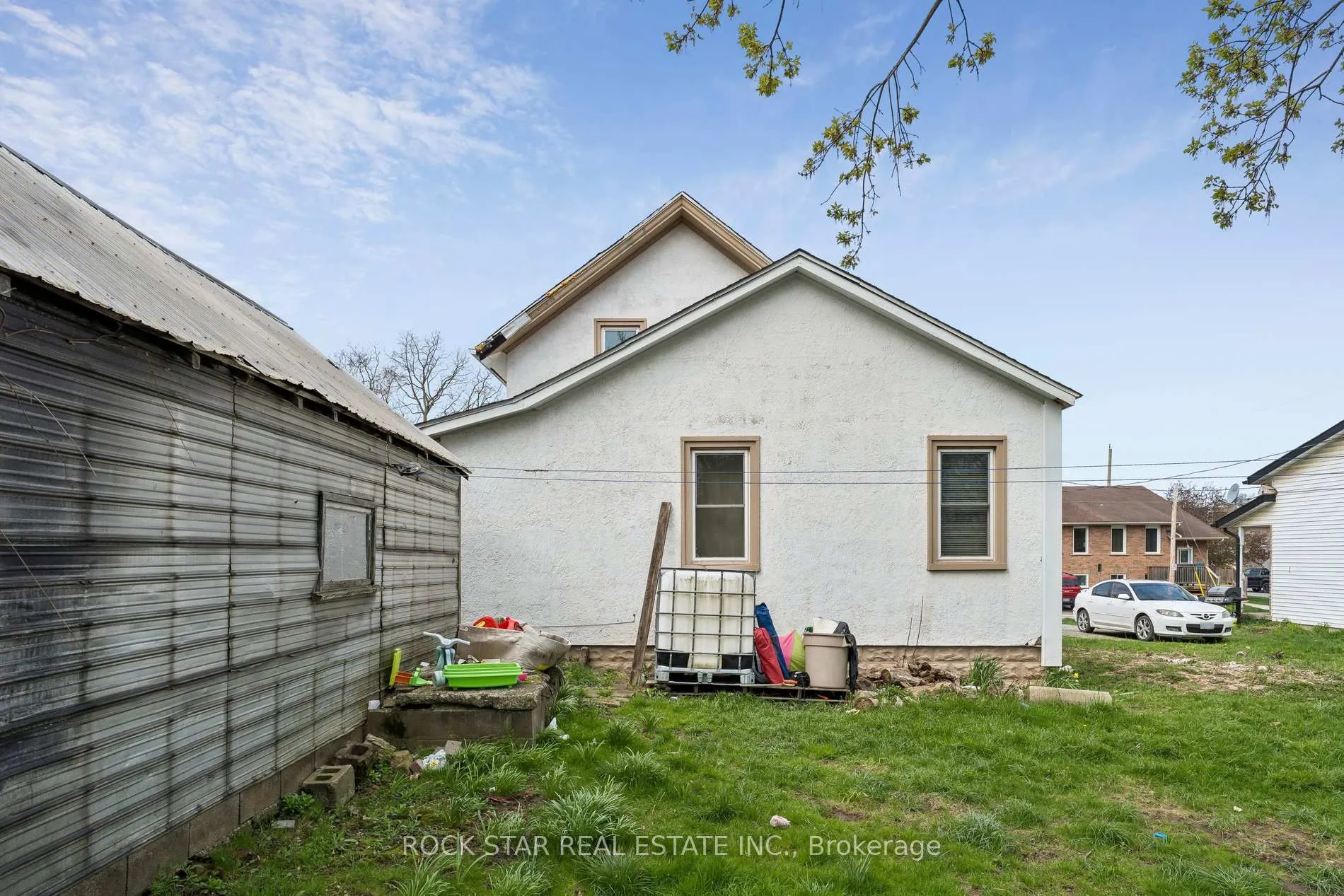Photo 13 of Unit UPPER, 26 Albina Street, Welland, Broadway — HOMEH