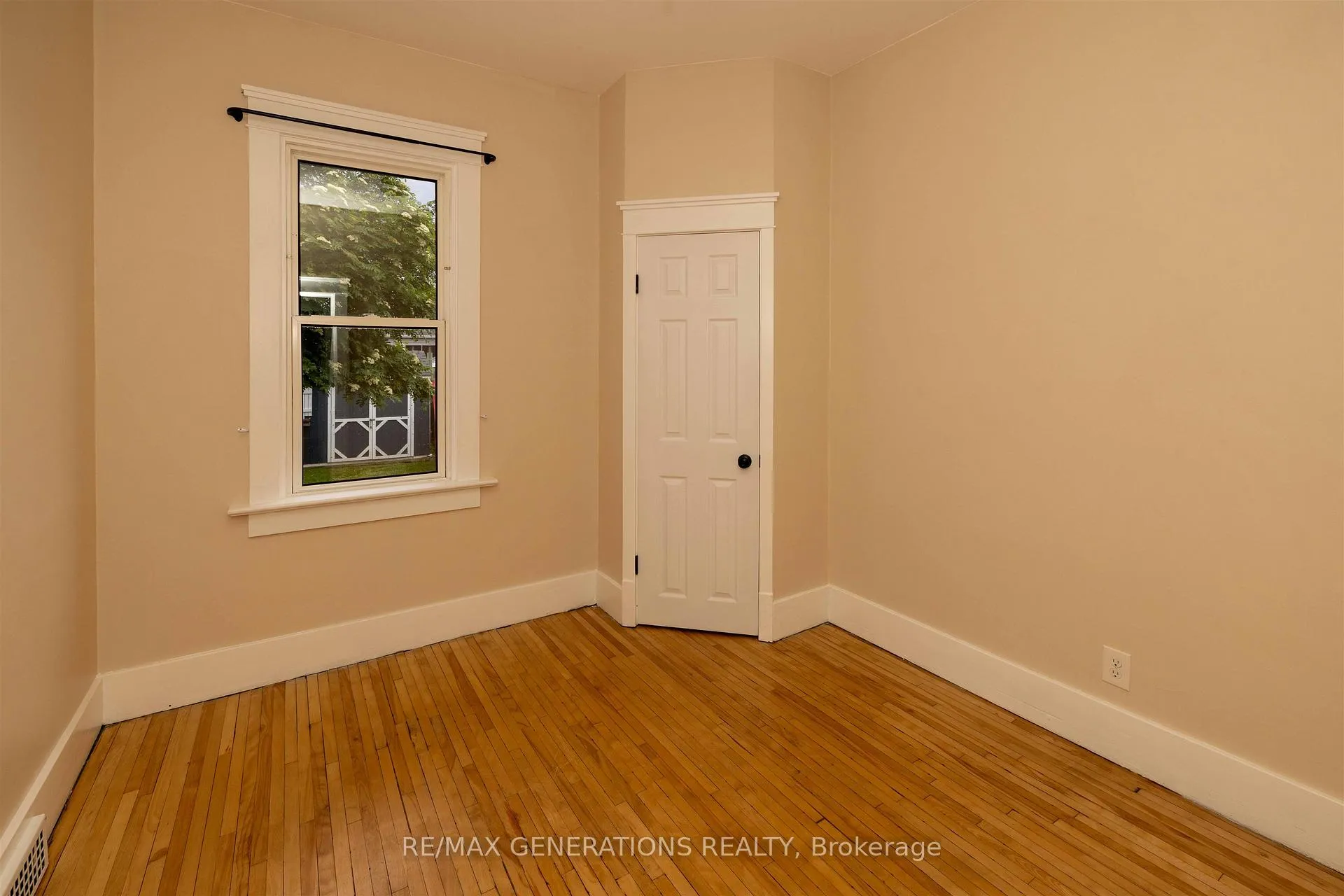 Photo 9 of 1209 Brown Street, Thunder Bay, Westfort — HOMEH