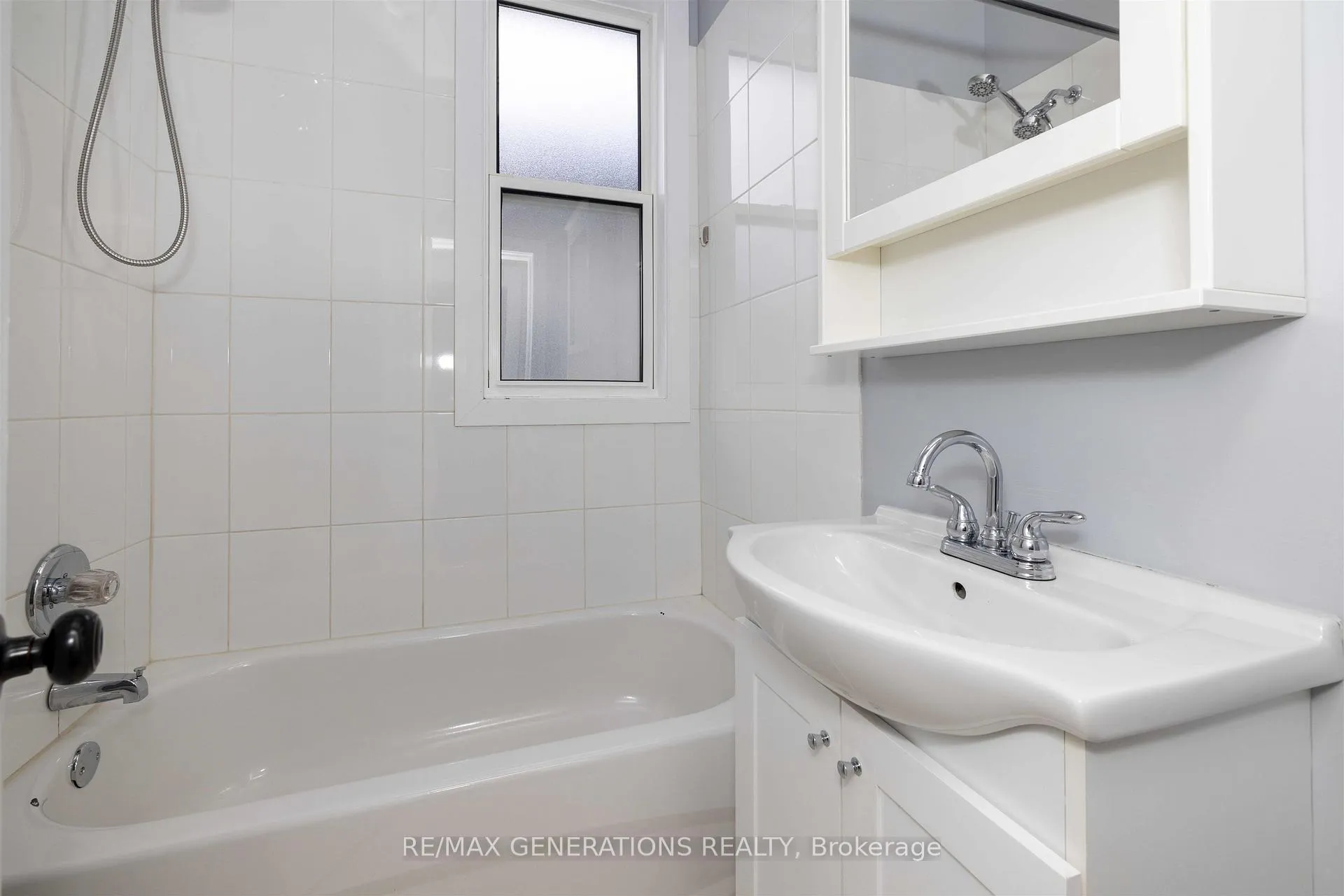 Photo 11 of 1209 Brown Street, Thunder Bay, Westfort — HOMEH