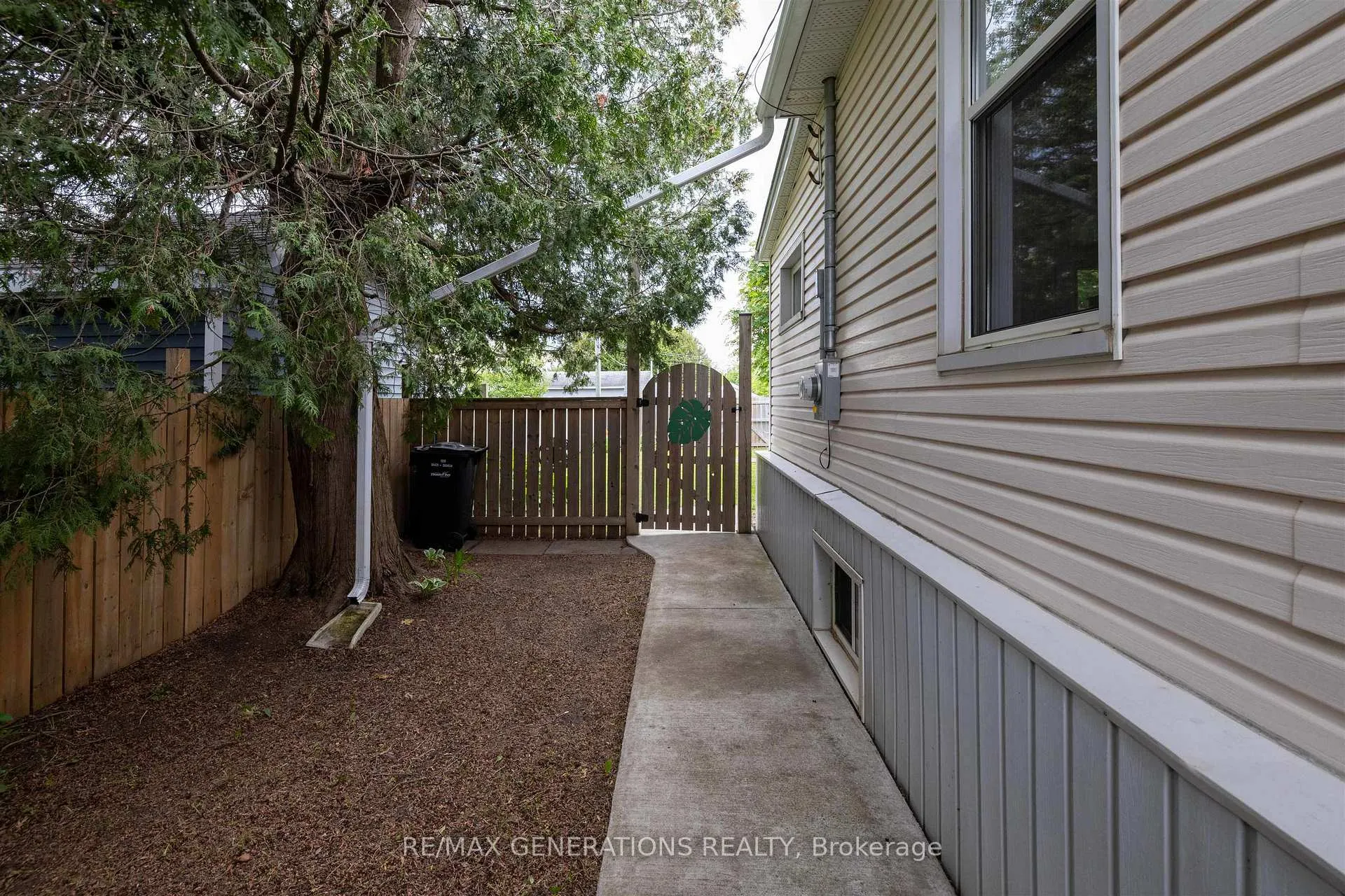 Photo 21 of 1209 Brown Street, Thunder Bay, Westfort — HOMEH