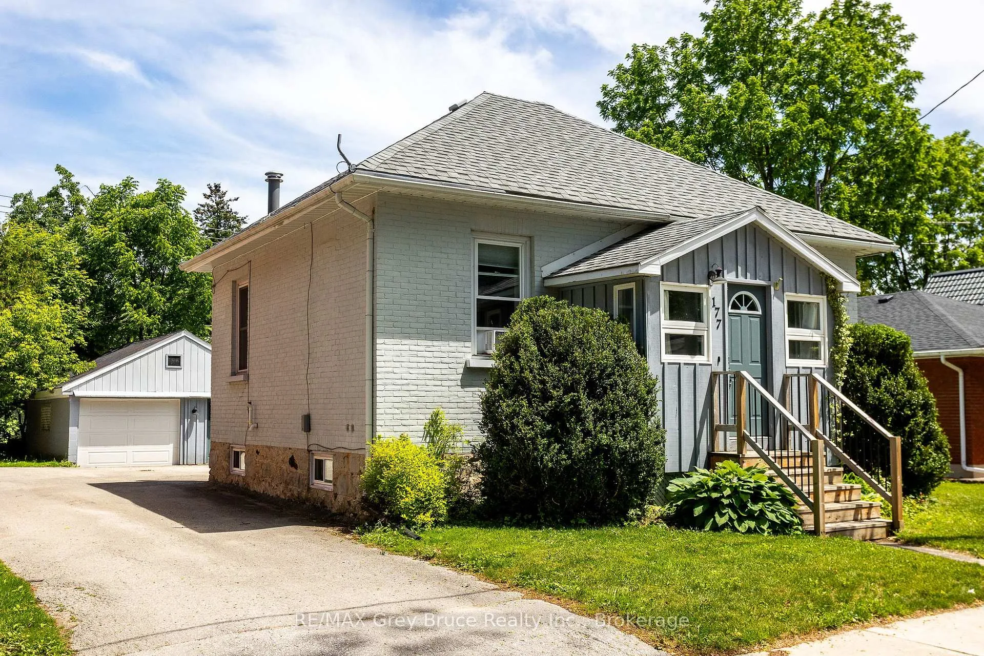 Photo of 177 2nd Avenue SW