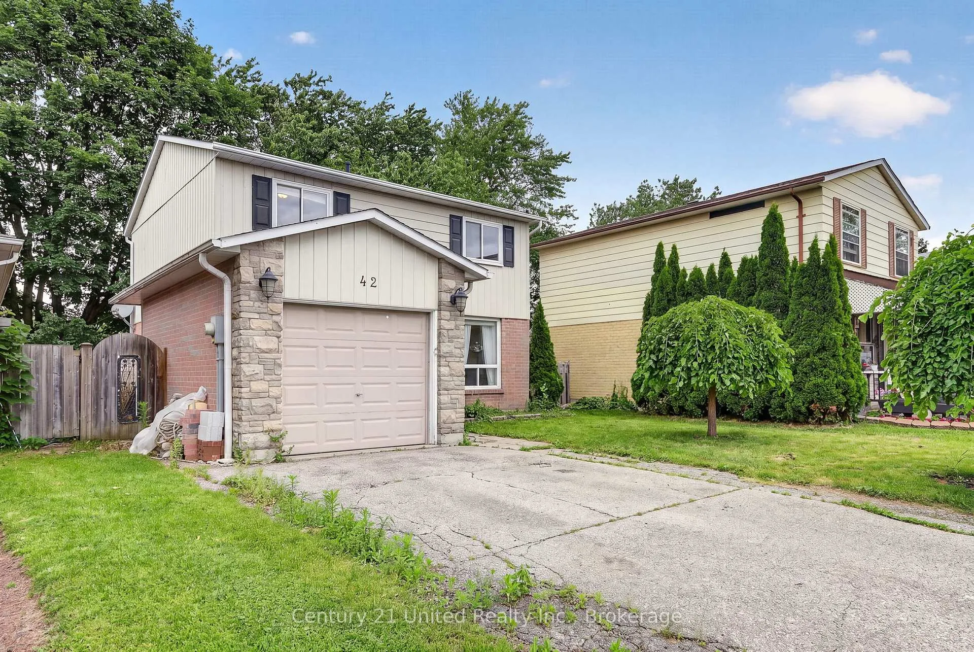 Photo 3 of 42 Peacock Boulevard, Port Hope — HOMEH