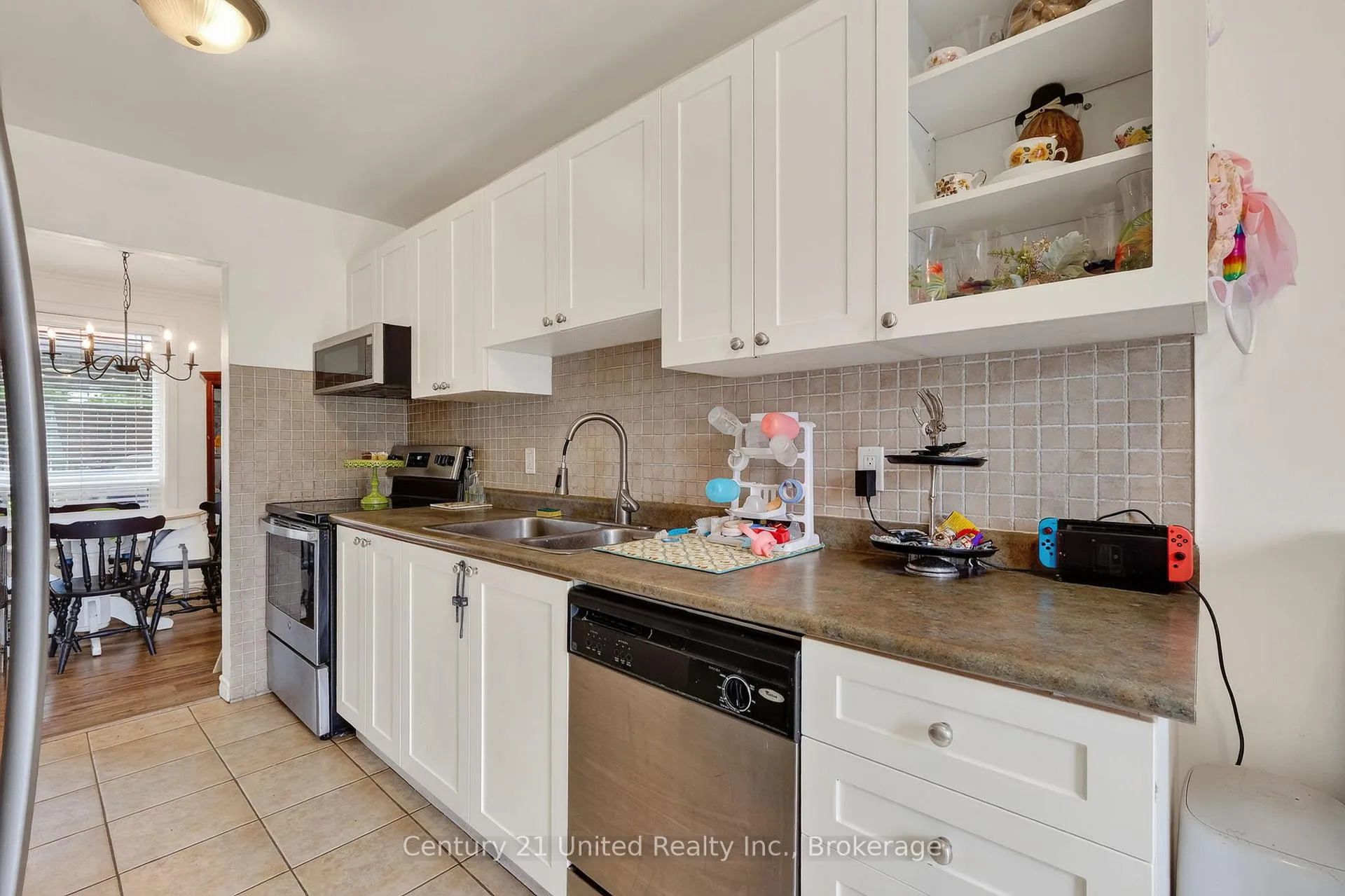 Photo 10 of 42 Peacock Boulevard, Port Hope — HOMEH