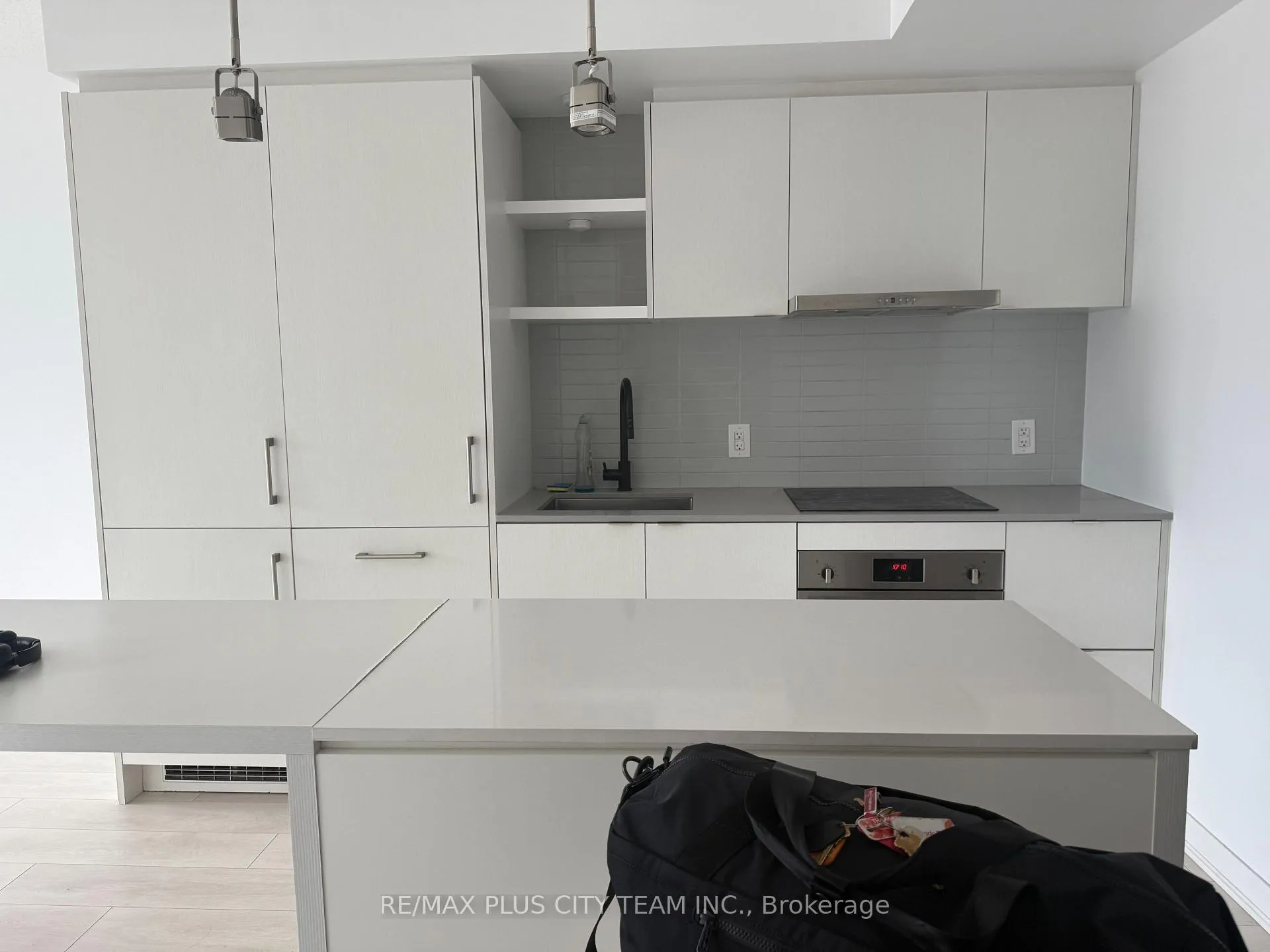 Photo 5 of Unit 3403, 88 Harbour Street, Toronto, Waterfront Communities — HOMEH