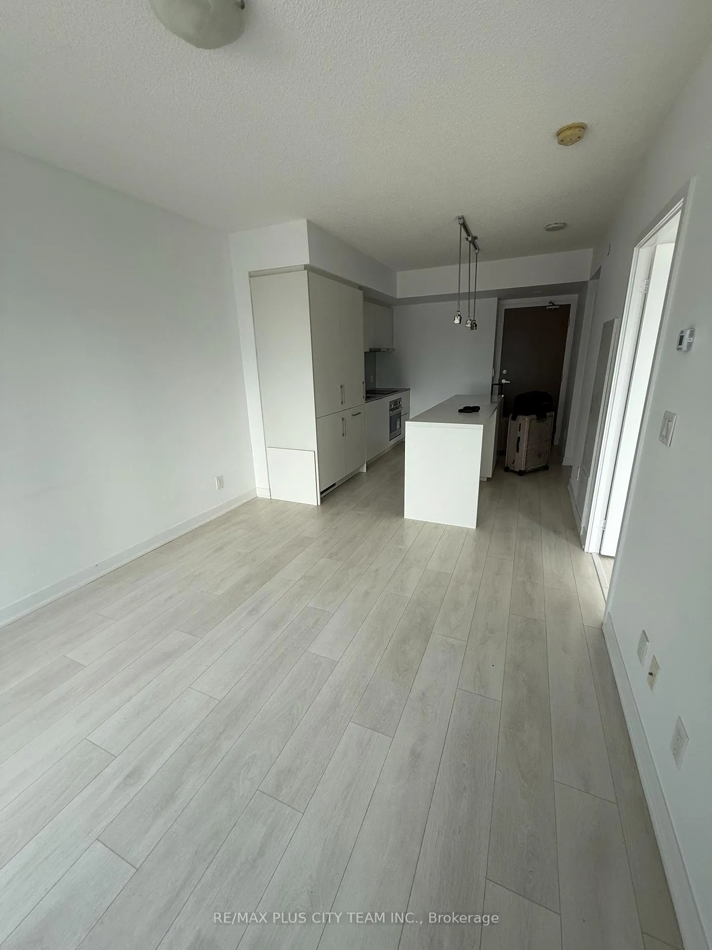 Photo 7 of Unit 3403, 88 Harbour Street, Toronto, Waterfront Communities — HOMEH