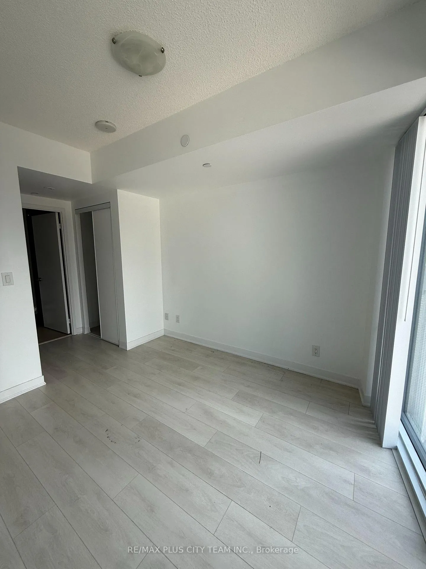 Photo 9 of Unit 3403, 88 Harbour Street, Toronto, Waterfront Communities — HOMEH
