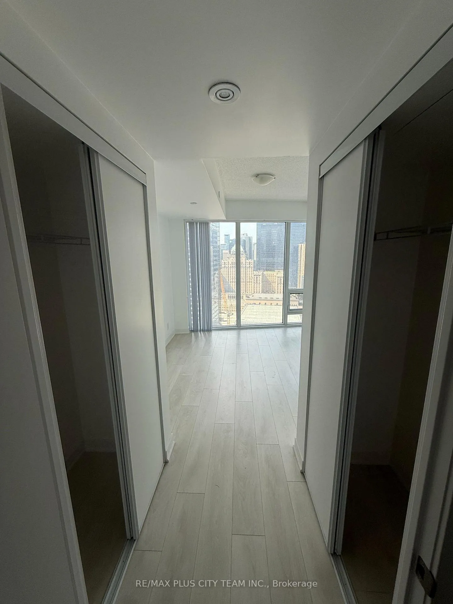Photo 10 of Unit 3403, 88 Harbour Street, Toronto, Waterfront Communities — HOMEH