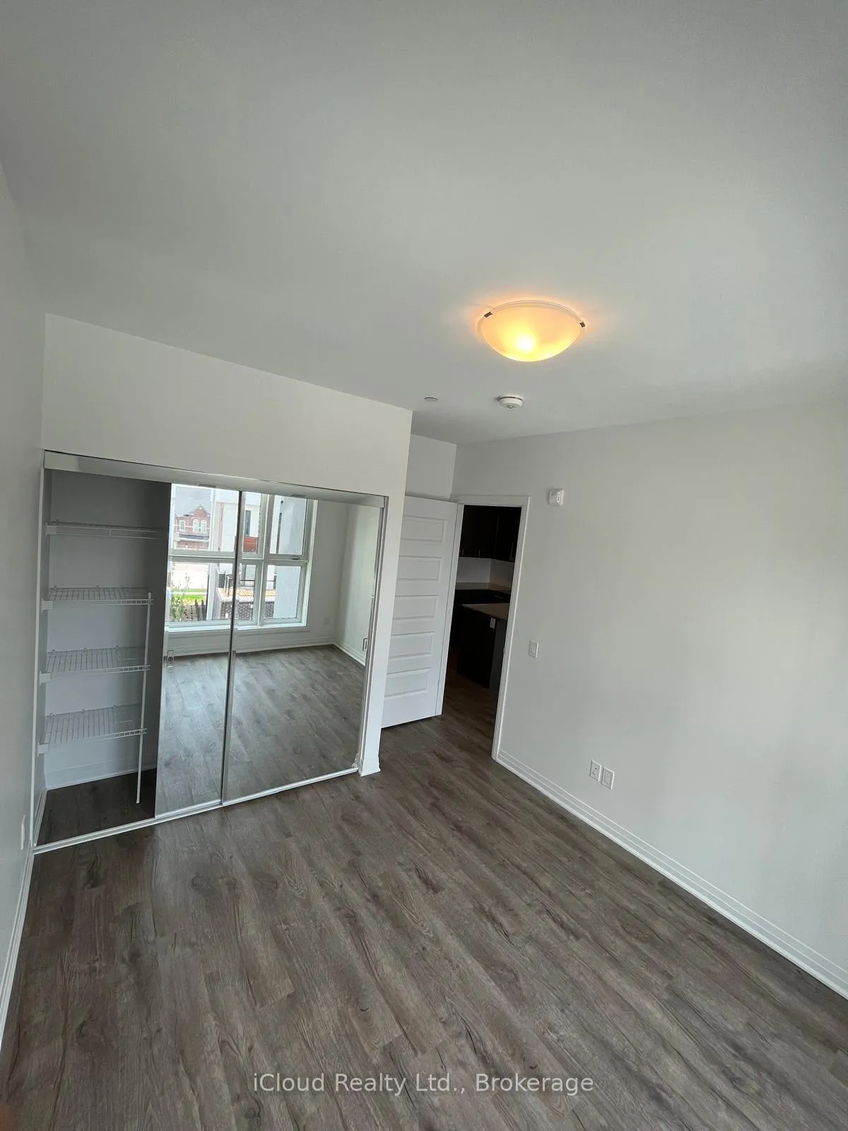 Photo 7 of Unit 319, 50 Kaitting Trail, Oakville, Glenorchy — HOMEH