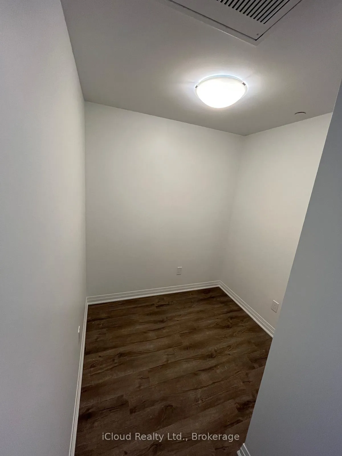 Photo 13 of Unit 319, 50 Kaitting Trail, Oakville, Glenorchy — HOMEH