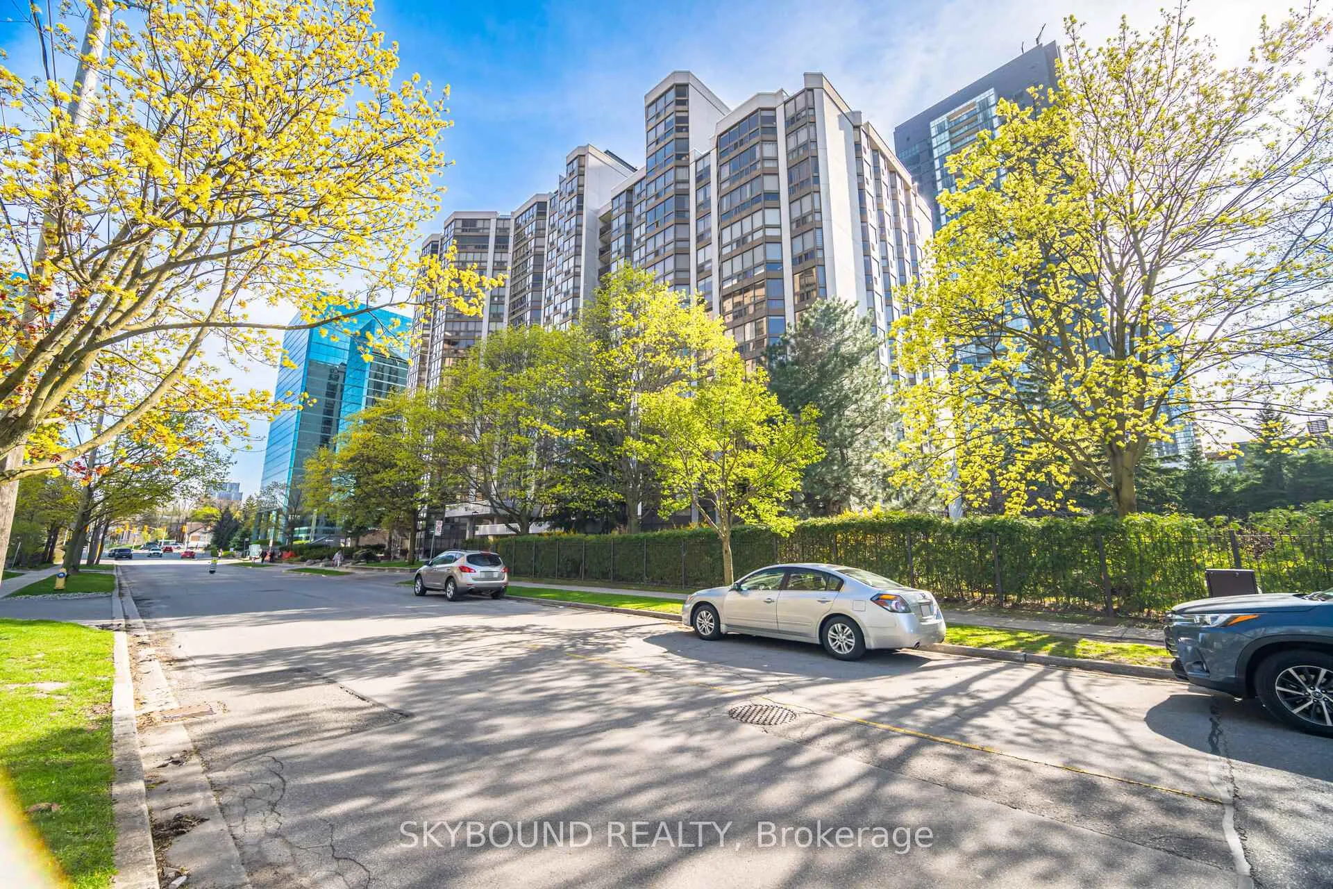 Photo 1 of Unit 511, 10 Kenneth Avenue, North York, Willowdale East — HOMEH