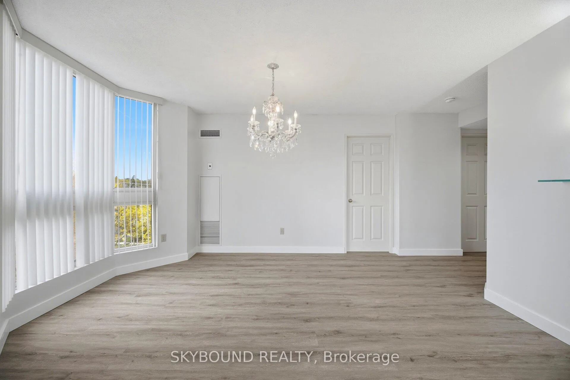 Photo 12 of Unit 511, 10 Kenneth Avenue, North York, Willowdale East — HOMEH