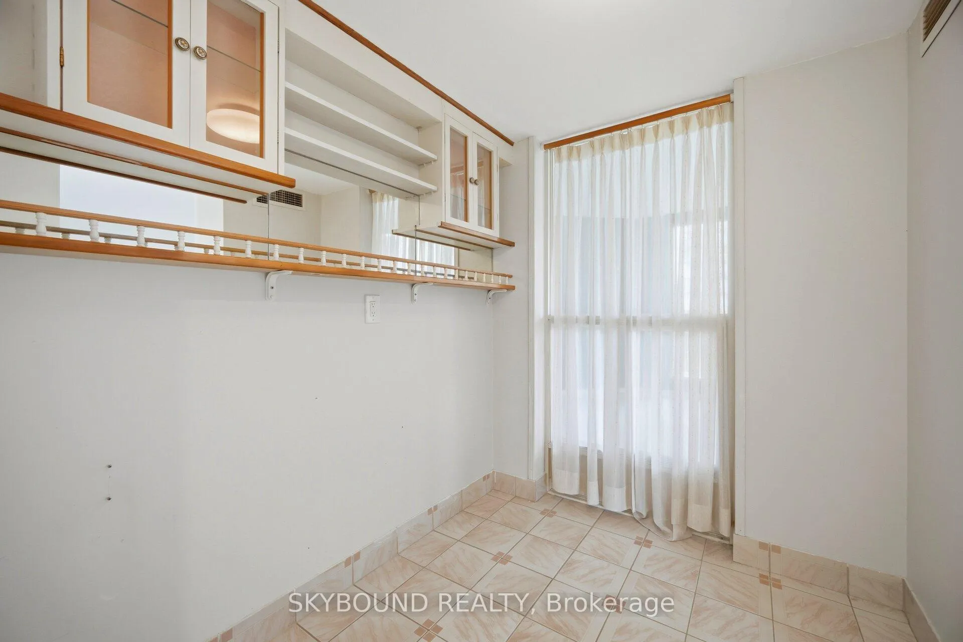 Photo 22 of Unit 511, 10 Kenneth Avenue, North York, Willowdale East — HOMEH
