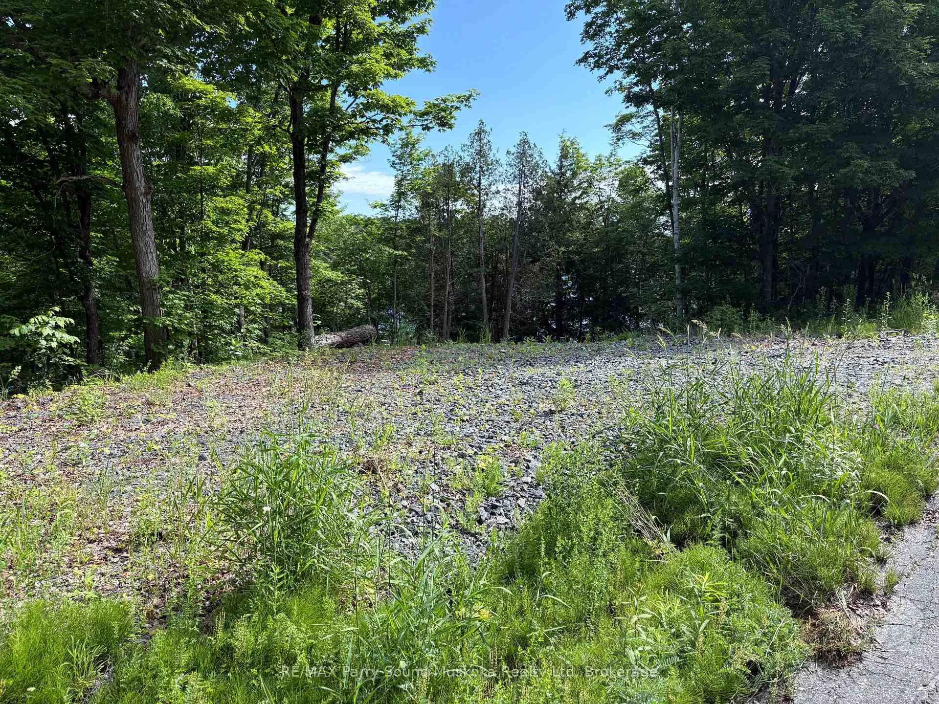 Photo 8 of 85 Sunnyshore Park Drive, McKellar — HOMEH