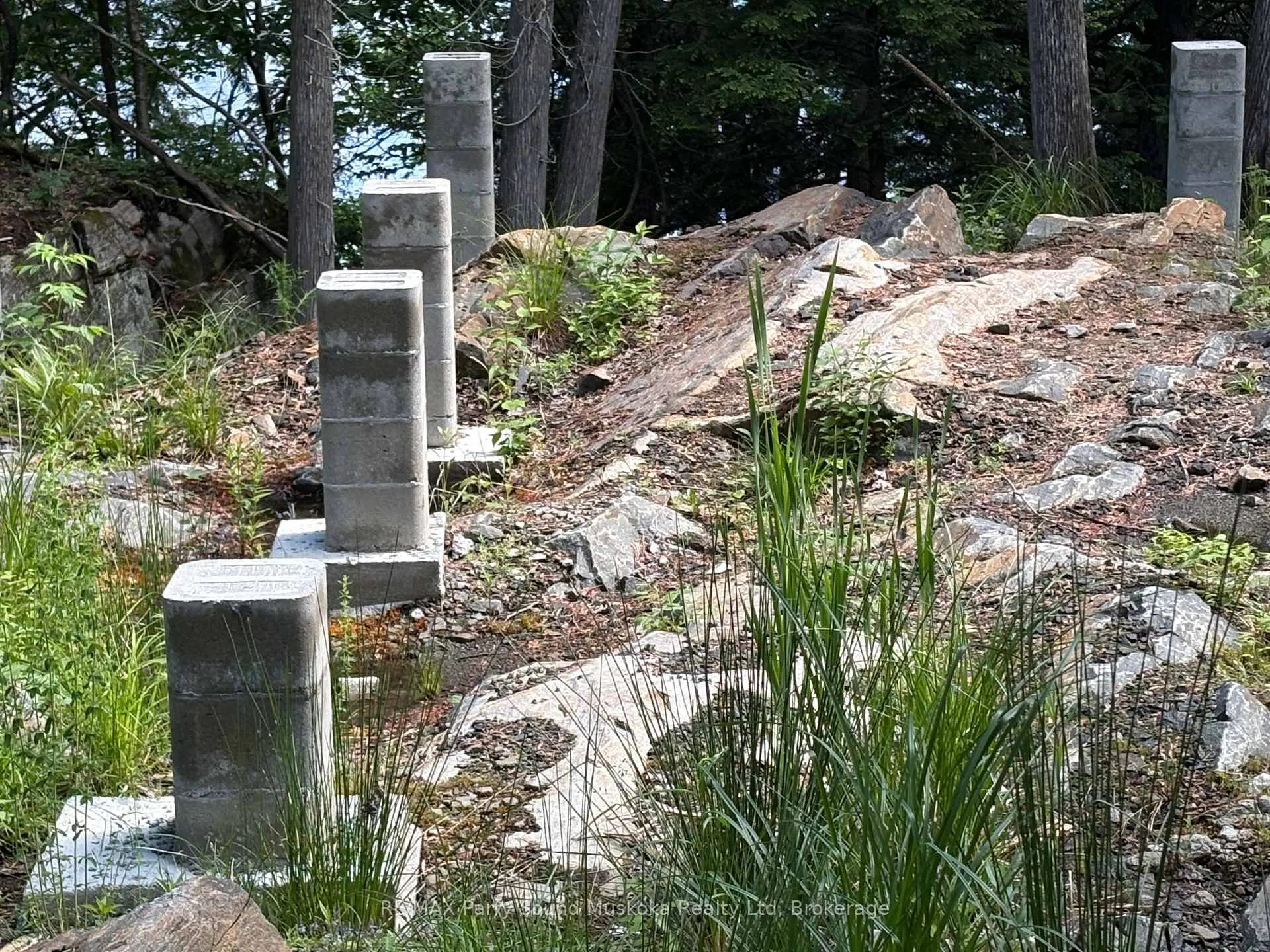 Photo 11 of 85 Sunnyshore Park Drive, McKellar — HOMEH