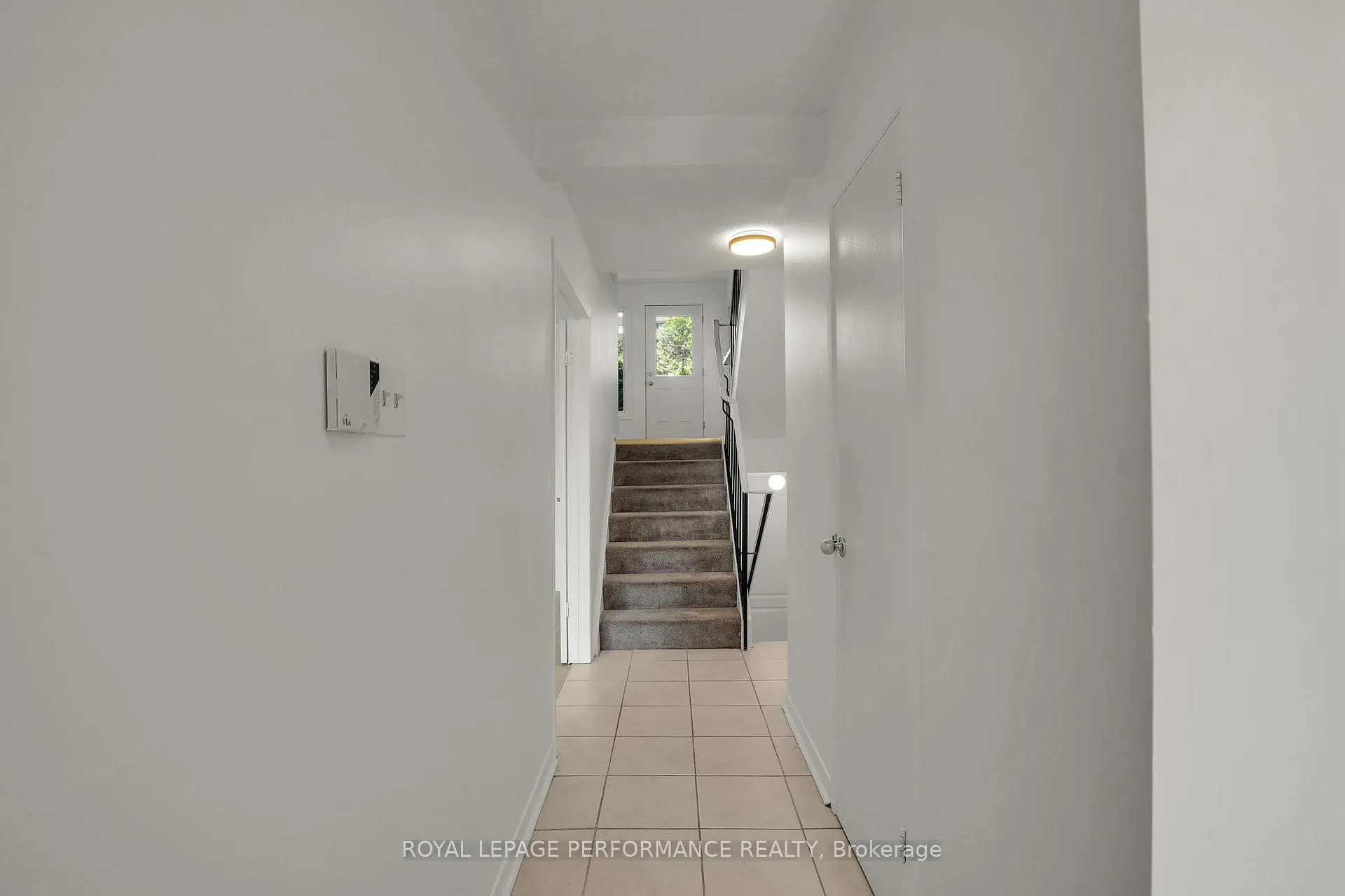 Photo 4 of Unit 10, 3342 Southgate Road, Ottawa, South Keys — HOMEH