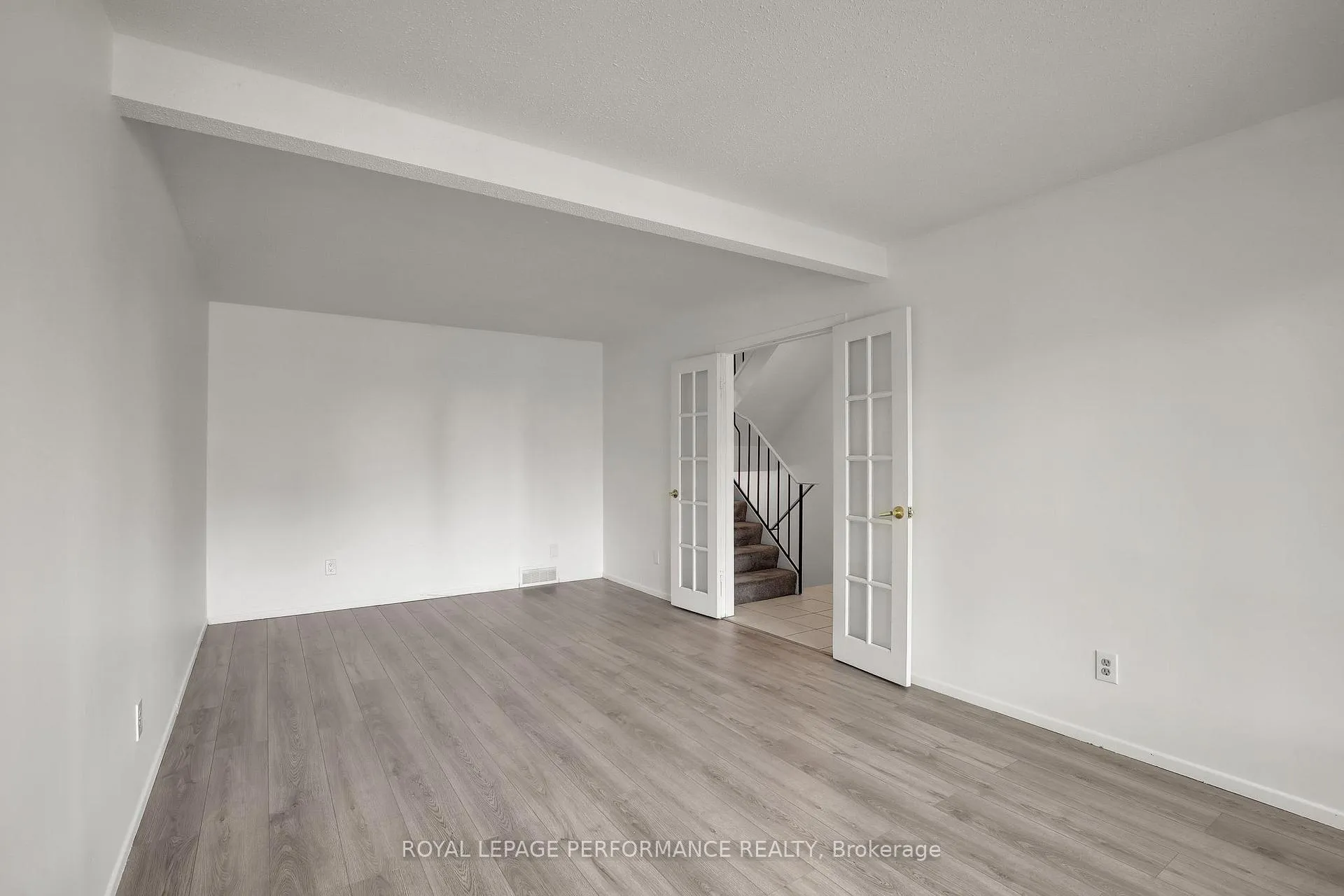 Photo 6 of Unit 10, 3342 Southgate Road, Ottawa, South Keys — HOMEH