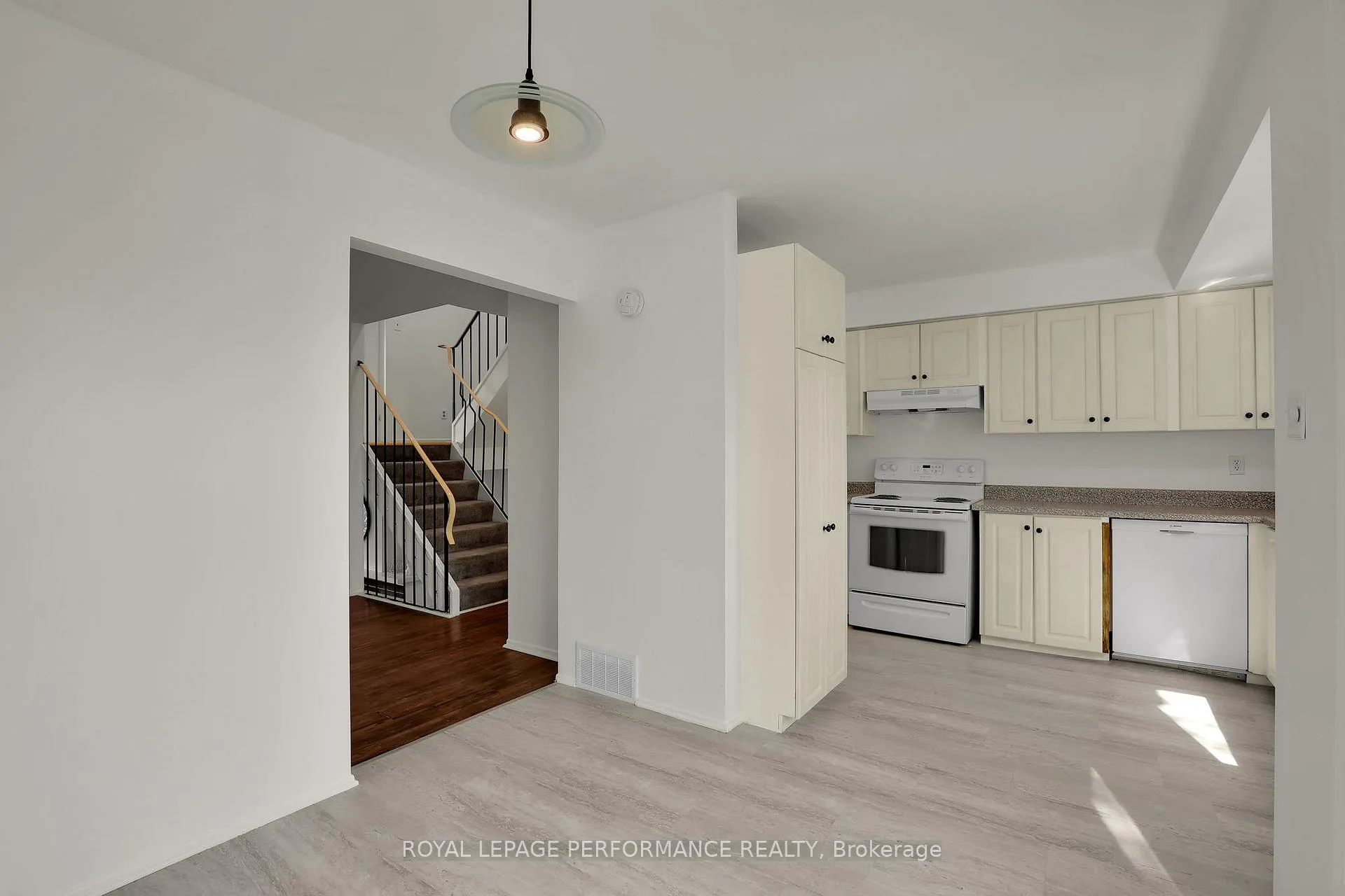 Photo 14 of Unit 10, 3342 Southgate Road, Ottawa, South Keys — HOMEH