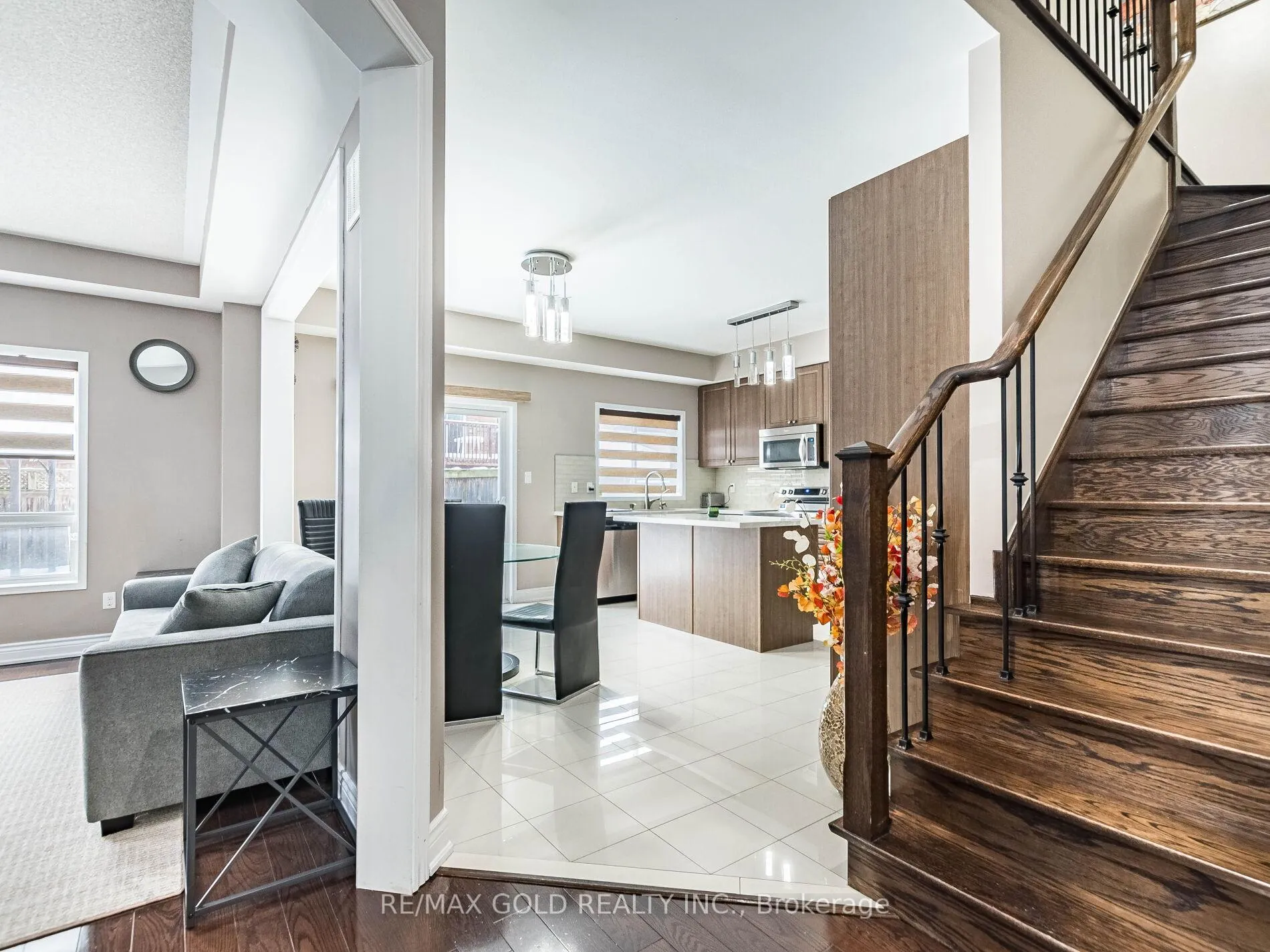 Photo 8 of 18 Travis Crescent, Brampton, Fletcher's Meadow — HOMEH