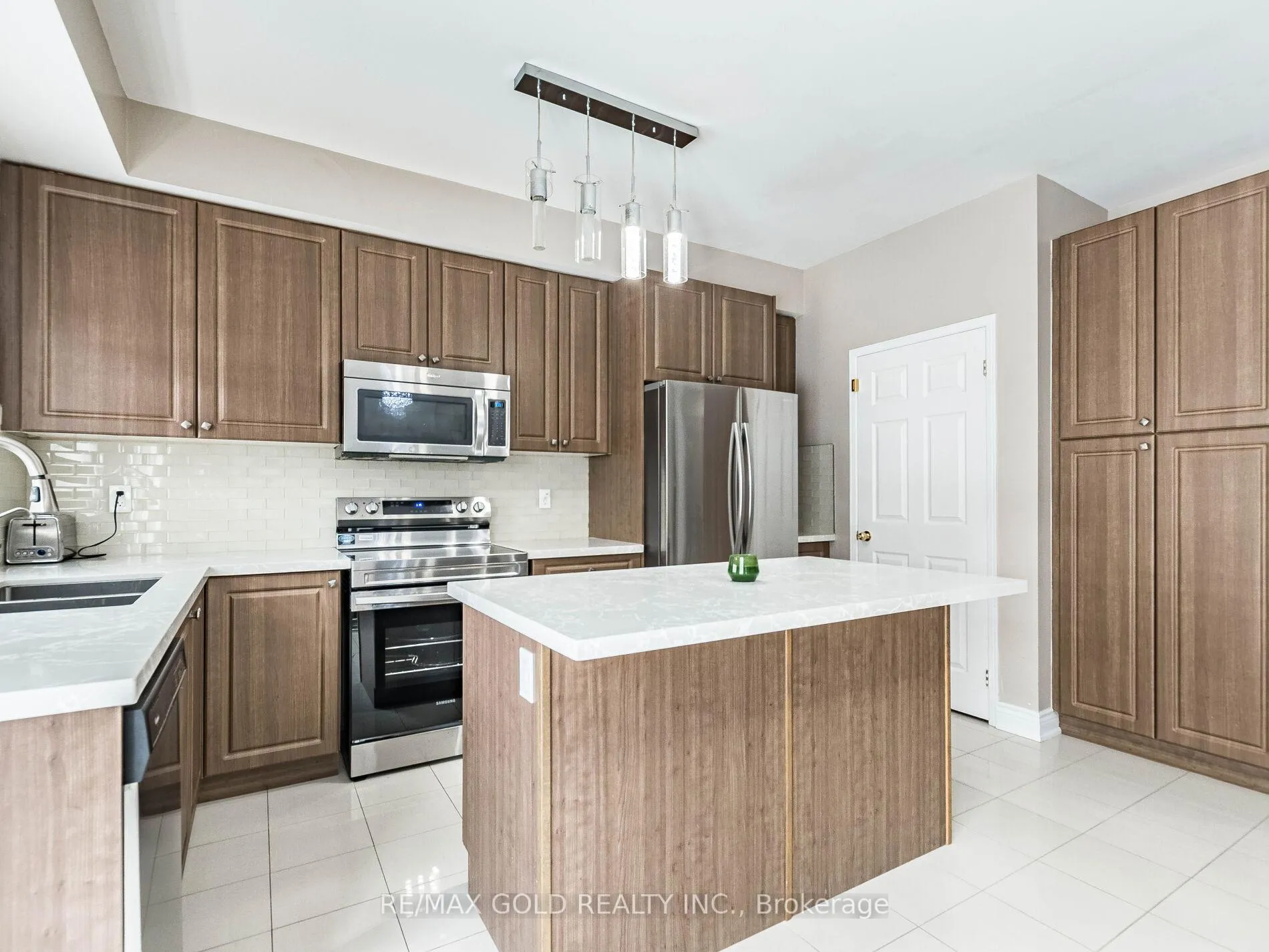 Photo 18 of 18 Travis Crescent, Brampton, Fletcher's Meadow — HOMEH