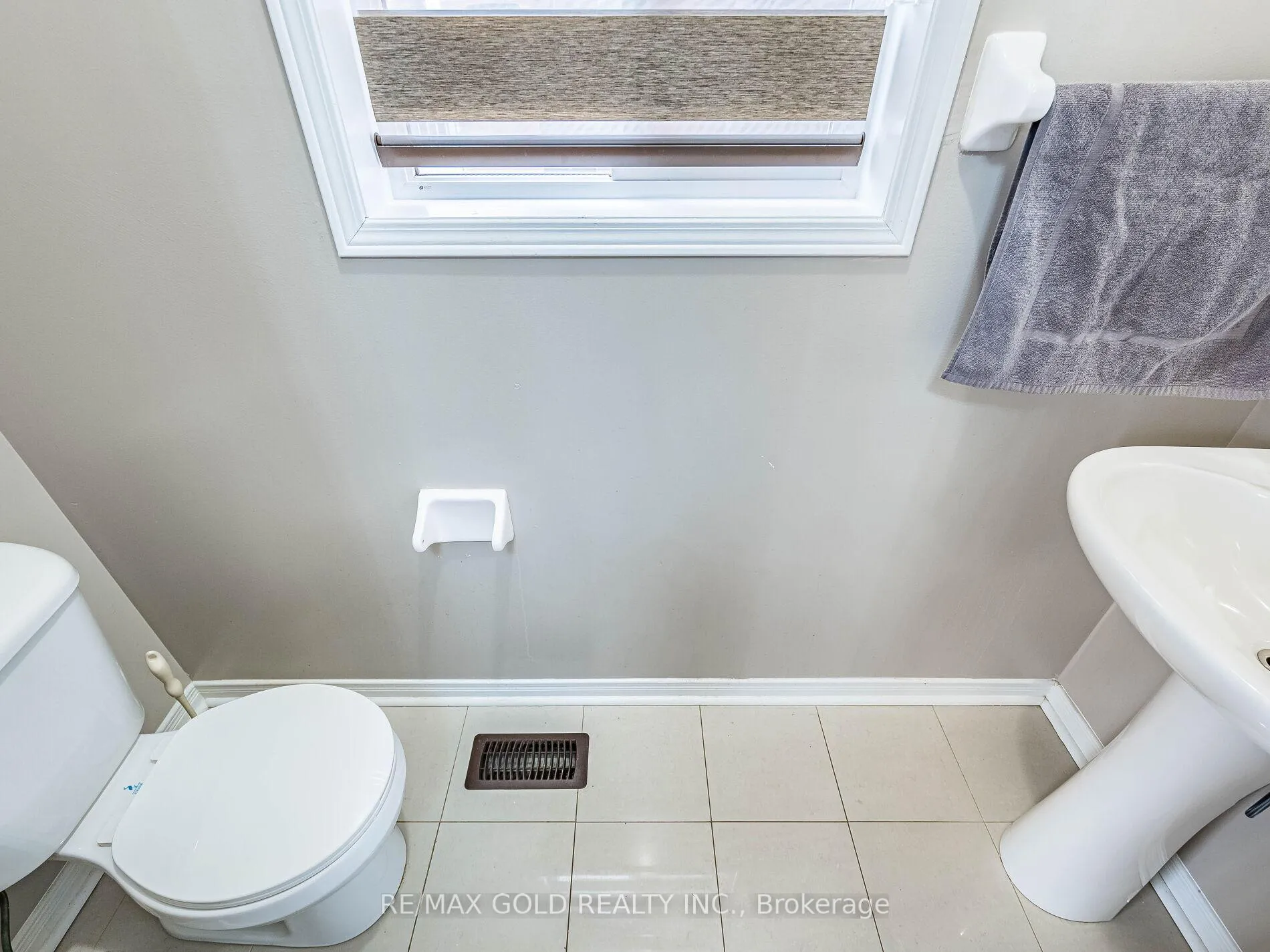 Photo 21 of 18 Travis Crescent, Brampton, Fletcher's Meadow — HOMEH