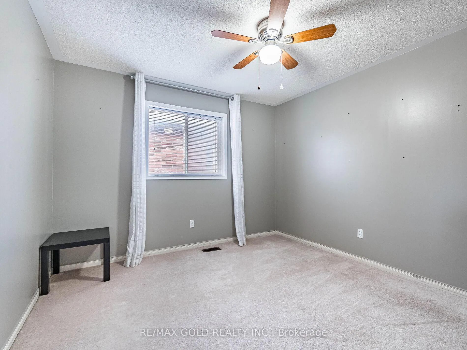 Photo 24 of 18 Travis Crescent, Brampton, Fletcher's Meadow — HOMEH