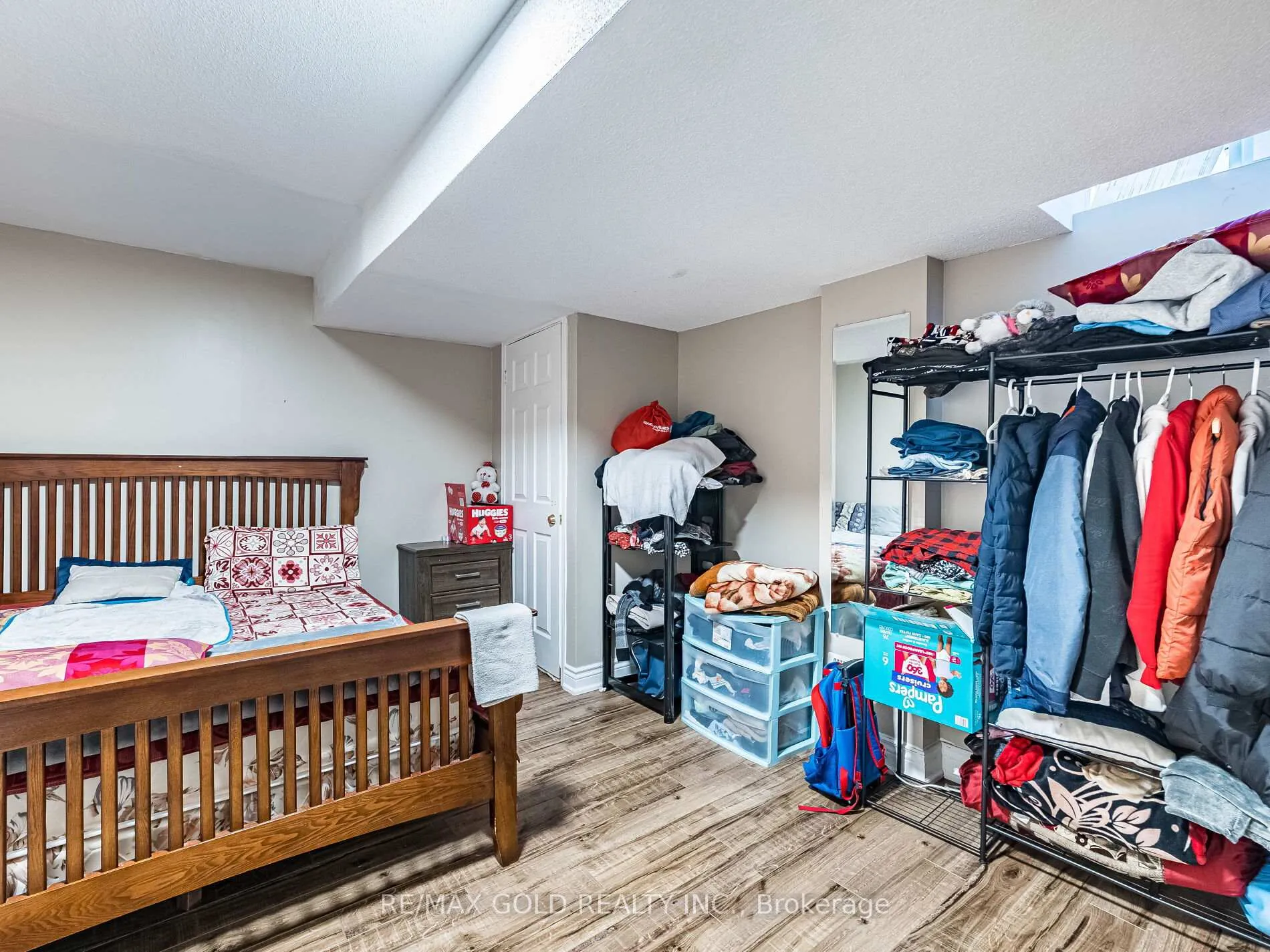 Photo 33 of 18 Travis Crescent, Brampton, Fletcher's Meadow — HOMEH