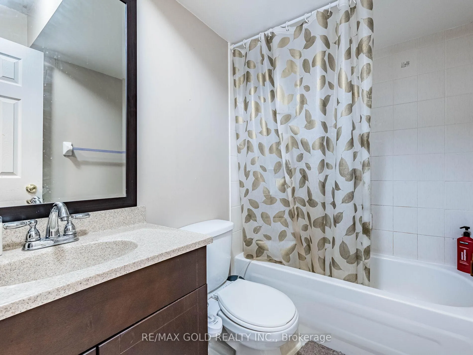 Photo 34 of 18 Travis Crescent, Brampton, Fletcher's Meadow — HOMEH