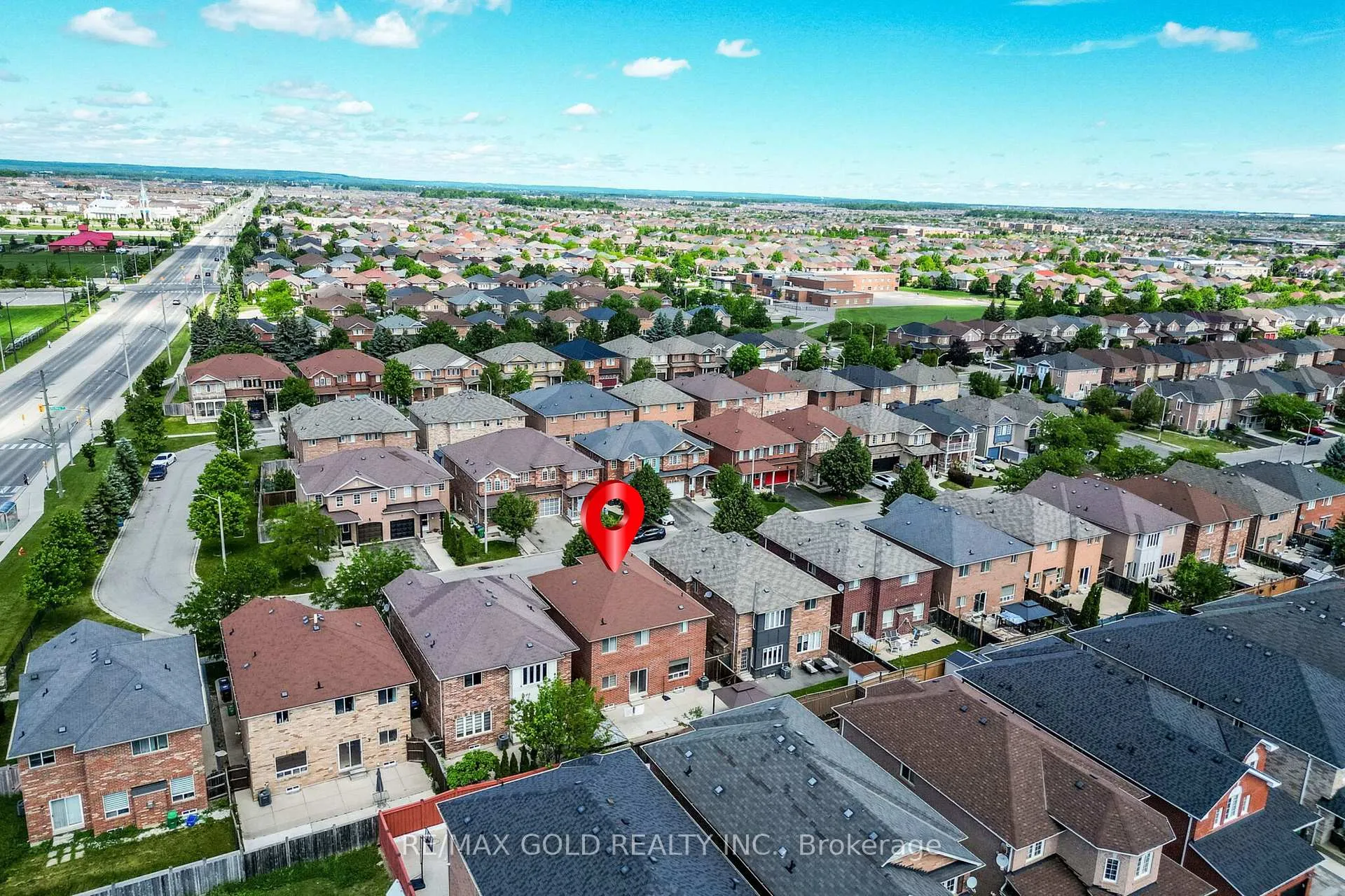Photo 36 of 18 Travis Crescent, Brampton, Fletcher's Meadow — HOMEH