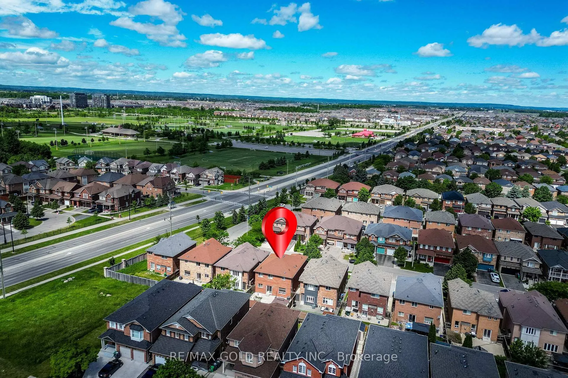 Photo 37 of 18 Travis Crescent, Brampton, Fletcher's Meadow — HOMEH