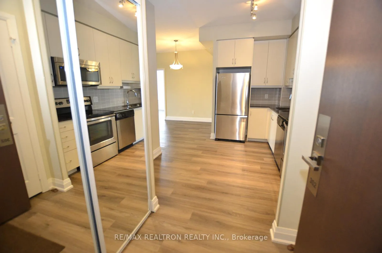 Photo 8 of Unit 302, 75 North Park Road, Vaughan, Beverley Glen — HOMEH