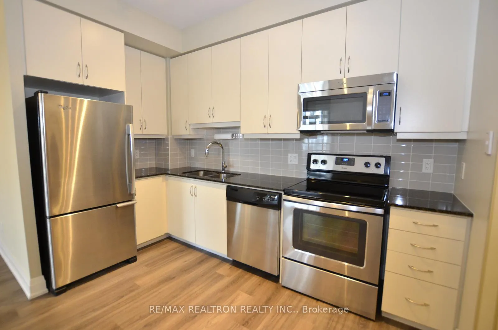 Photo 10 of Unit 302, 75 North Park Road, Vaughan, Beverley Glen — HOMEH