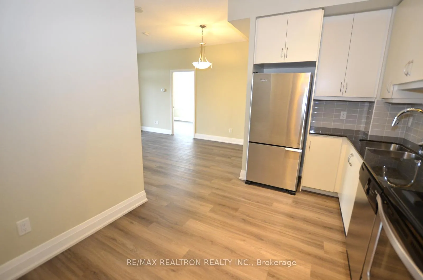Photo 11 of Unit 302, 75 North Park Road, Vaughan, Beverley Glen — HOMEH