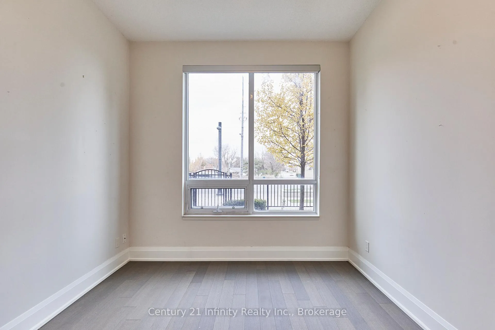 Photo 6 of Unit 115, 25 Water Walk Drive, Markham, Unionville — HOMEH